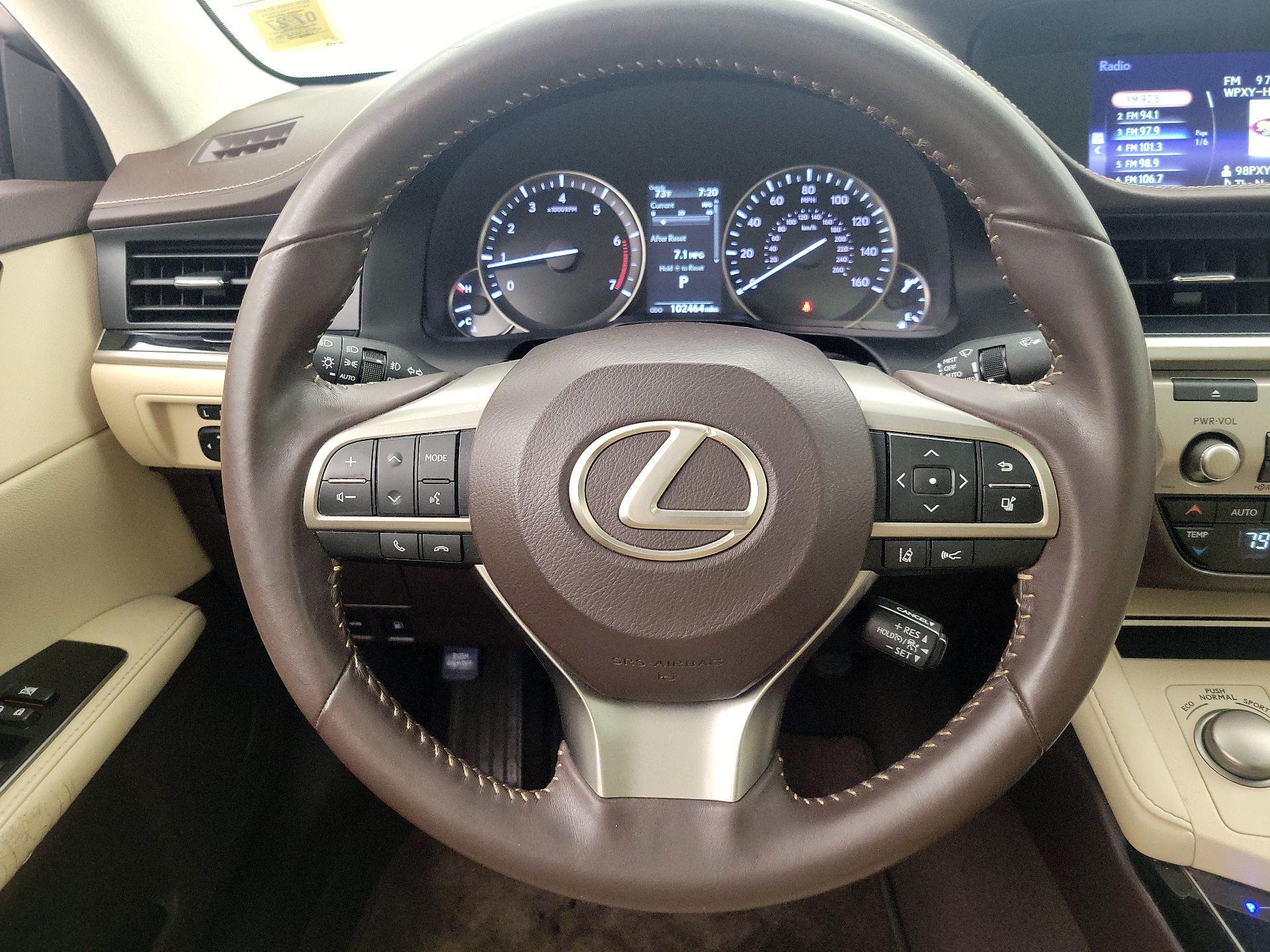 Thumbnail: 2017 Lexus ES - 10
