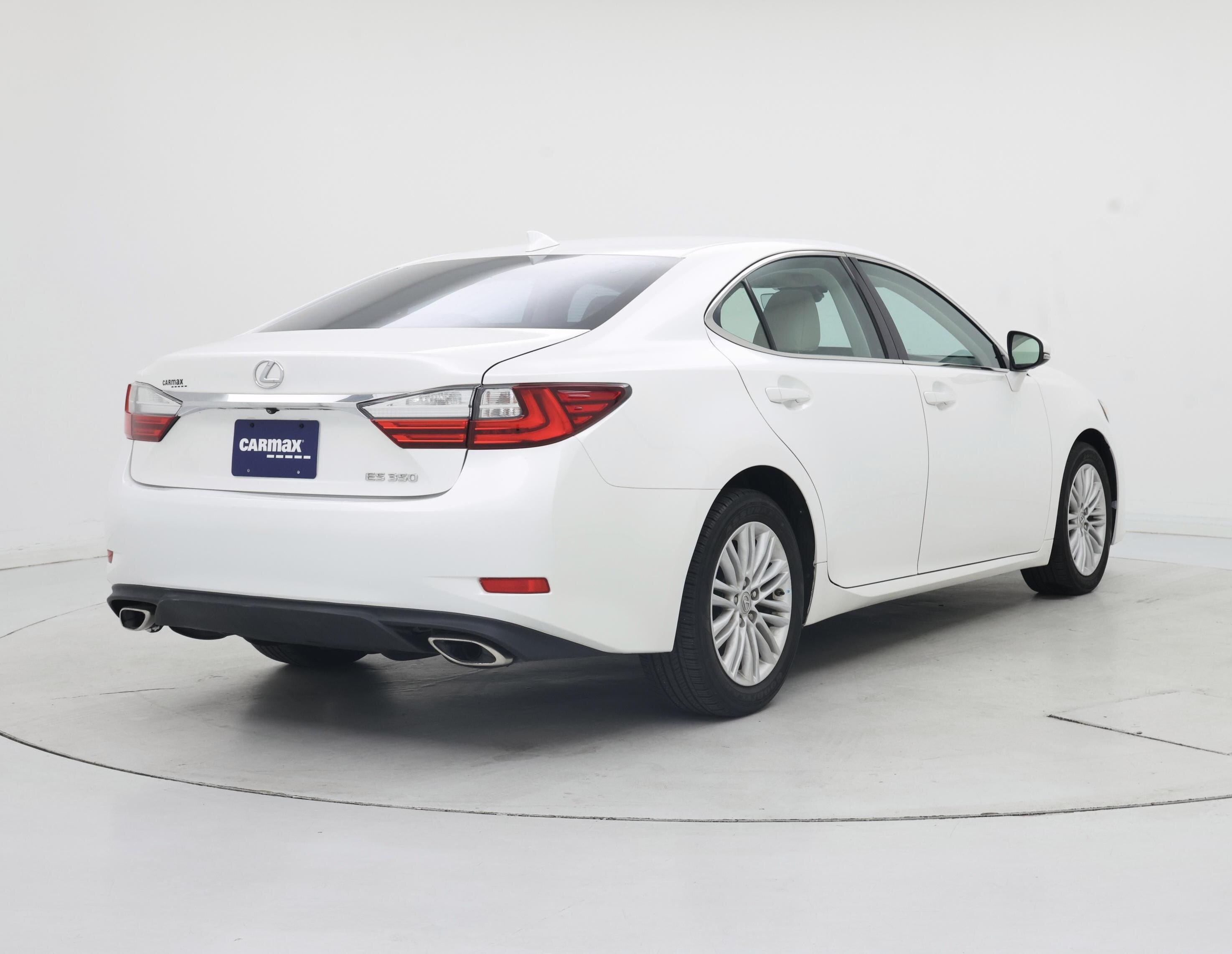 Thumbnail: 2017 Lexus ES - 8