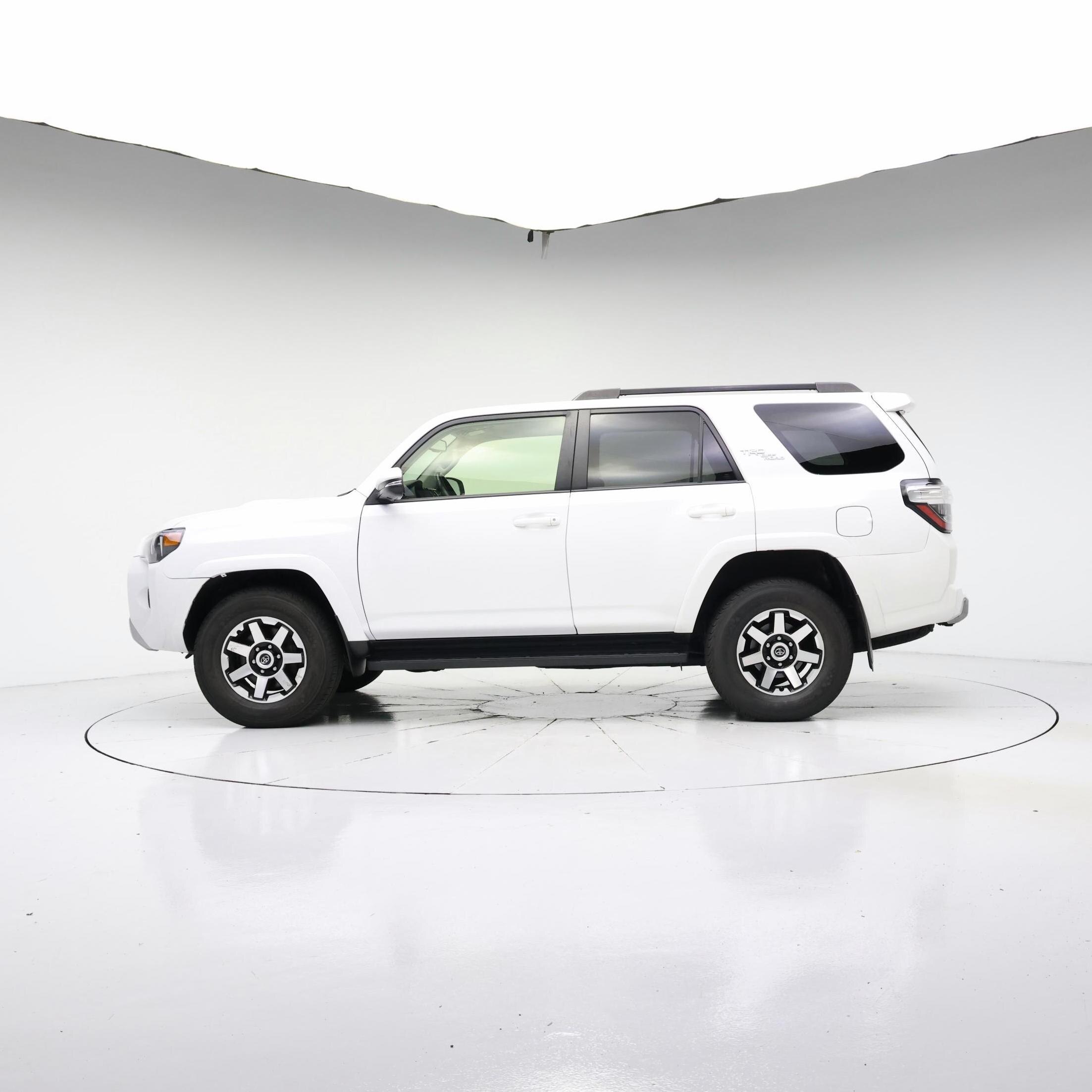 Thumbnail: 2022 Toyota 4Runner - 3
