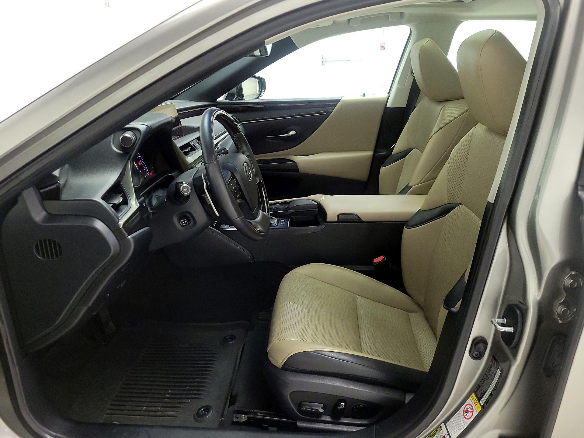 Thumbnail: 2019 Lexus ES - 11
