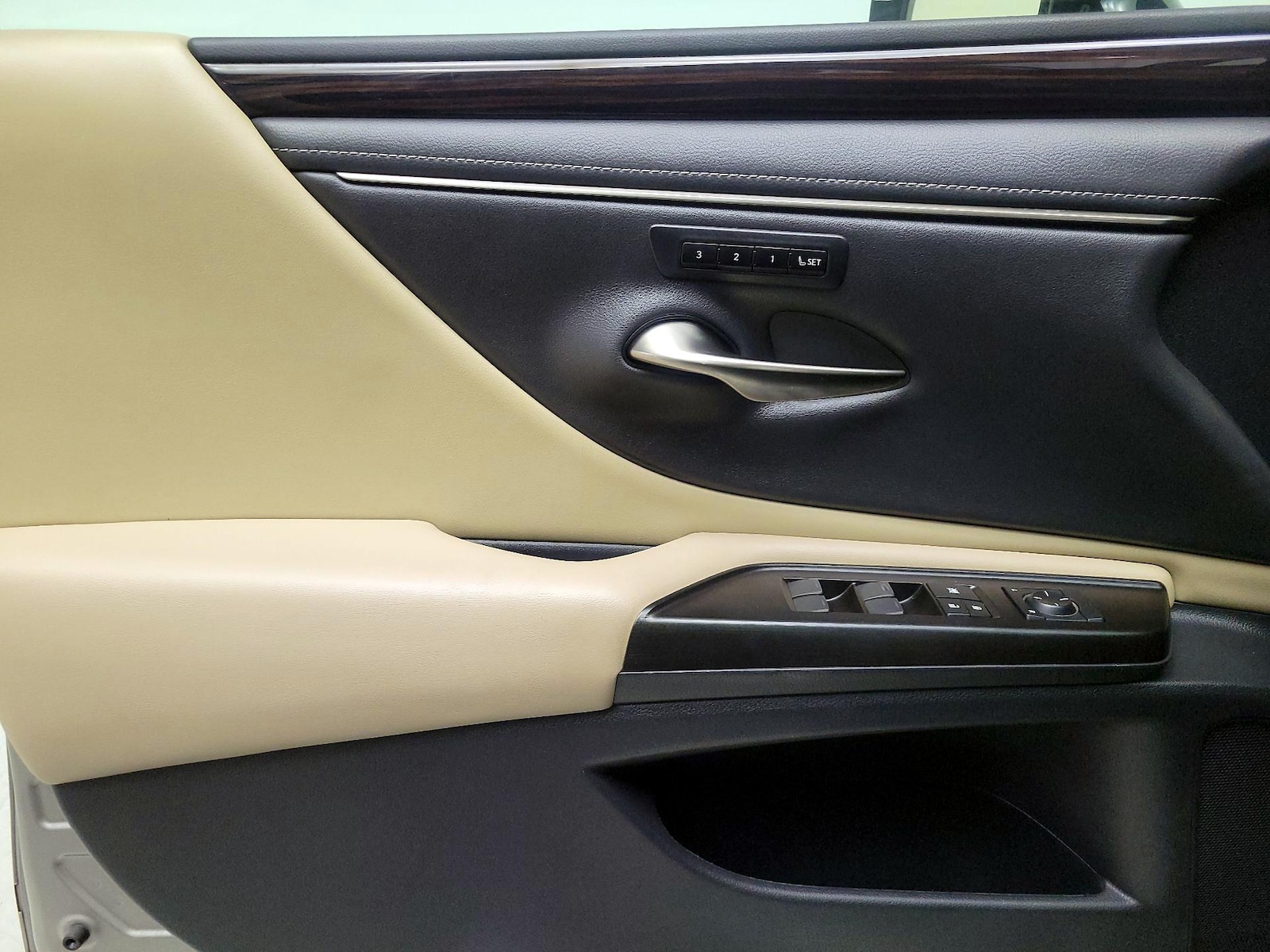 2019 Lexus ES Hybrid 300h - Photo 13
