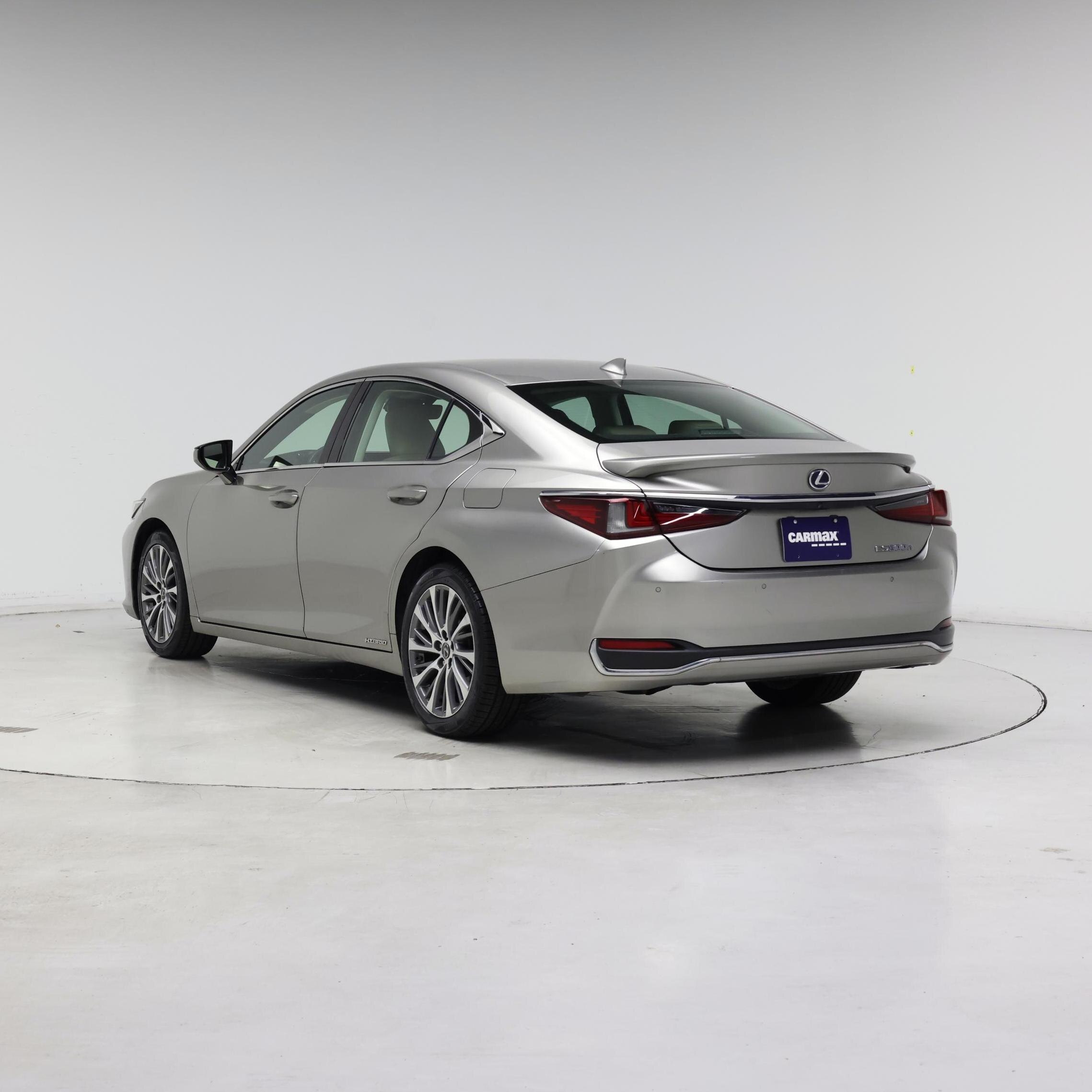 Thumbnail: 2019 Lexus ES - 2