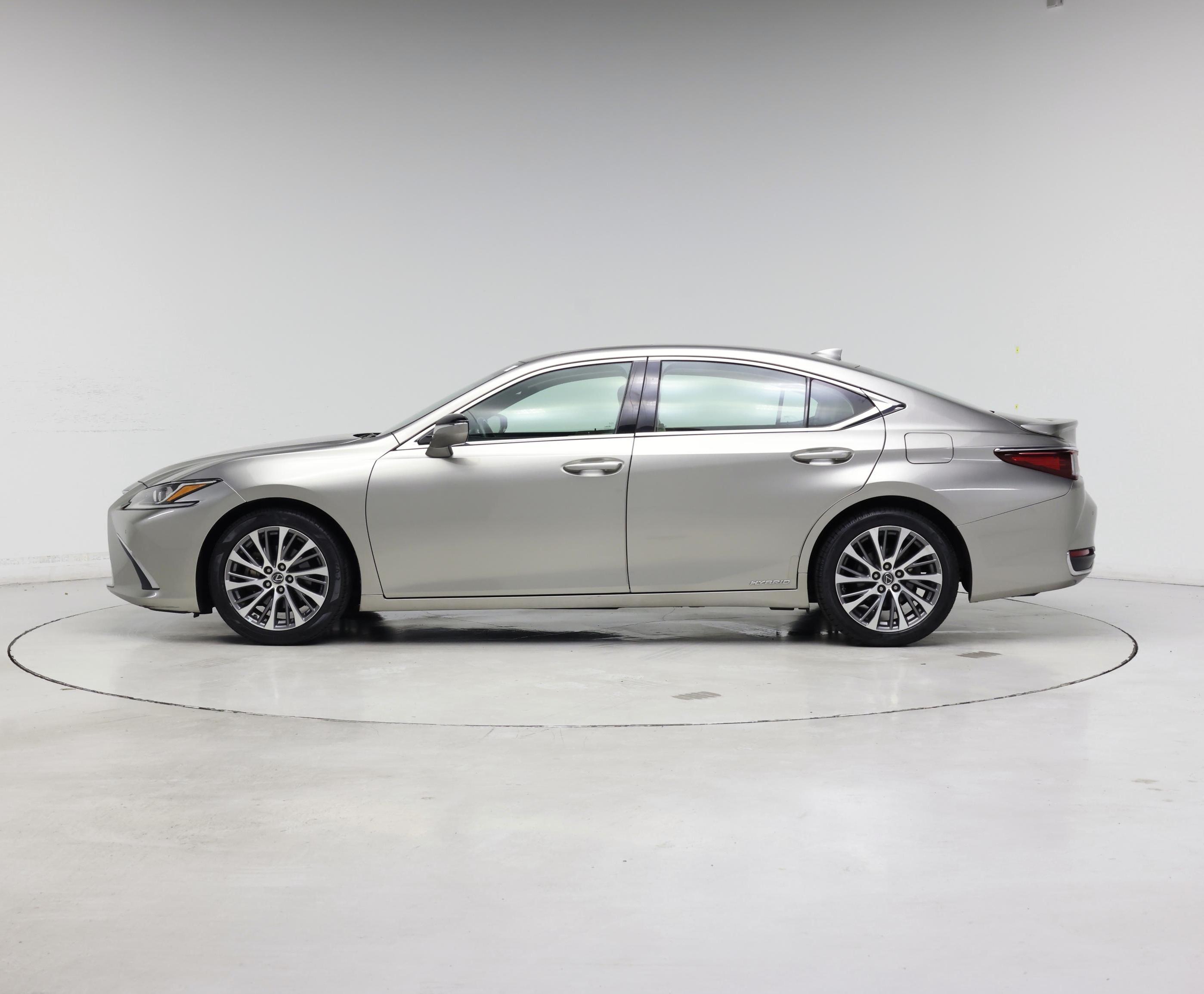 Thumbnail: 2019 Lexus ES - 3