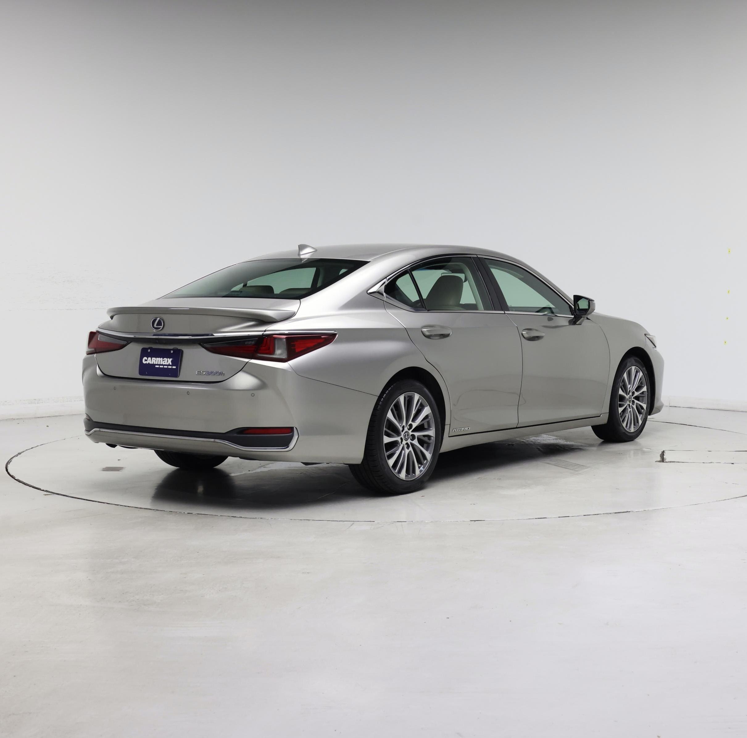 Thumbnail: 2019 Lexus ES - 8