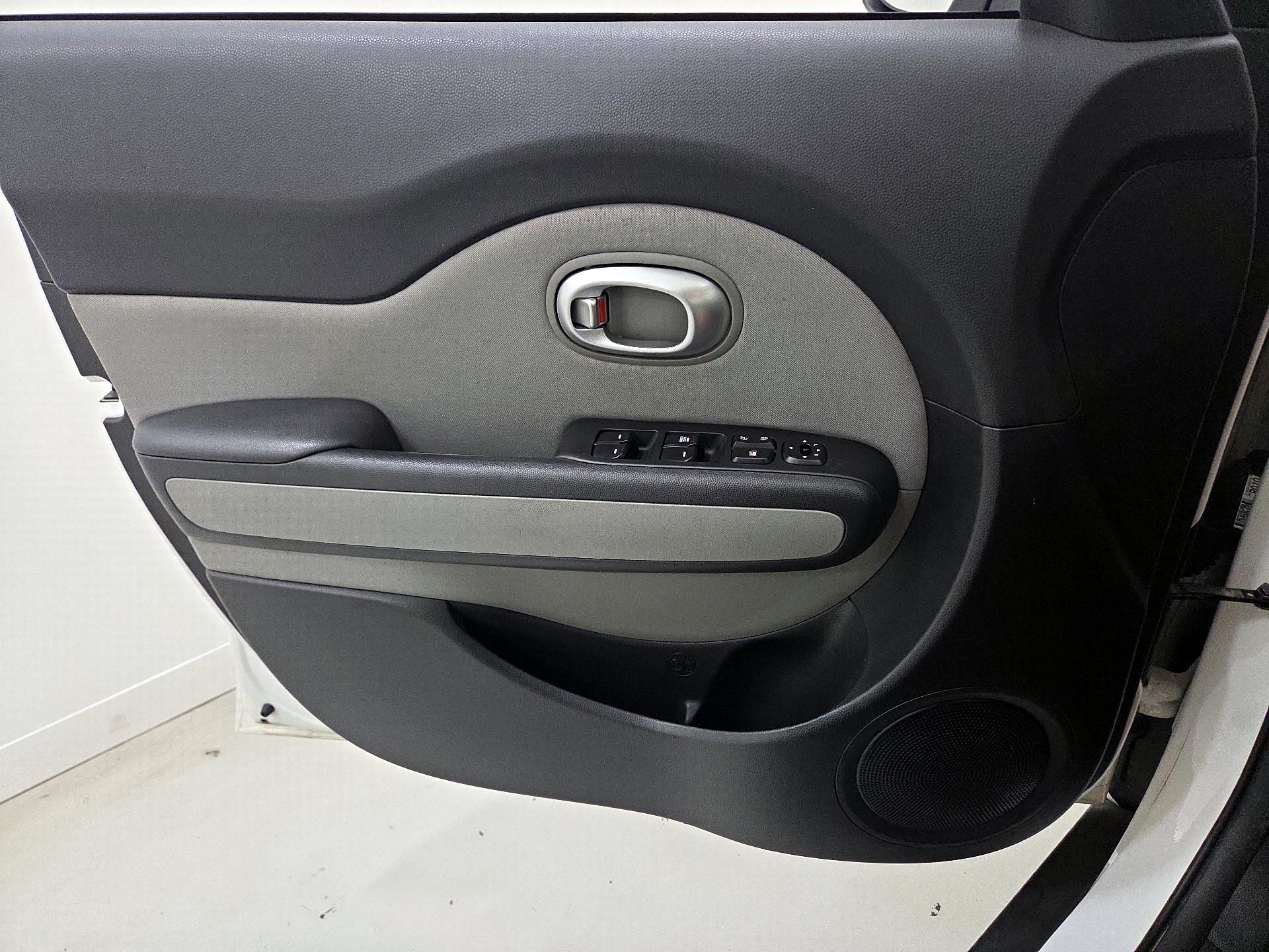 Thumbnail: 2015 Kia Soul - 12