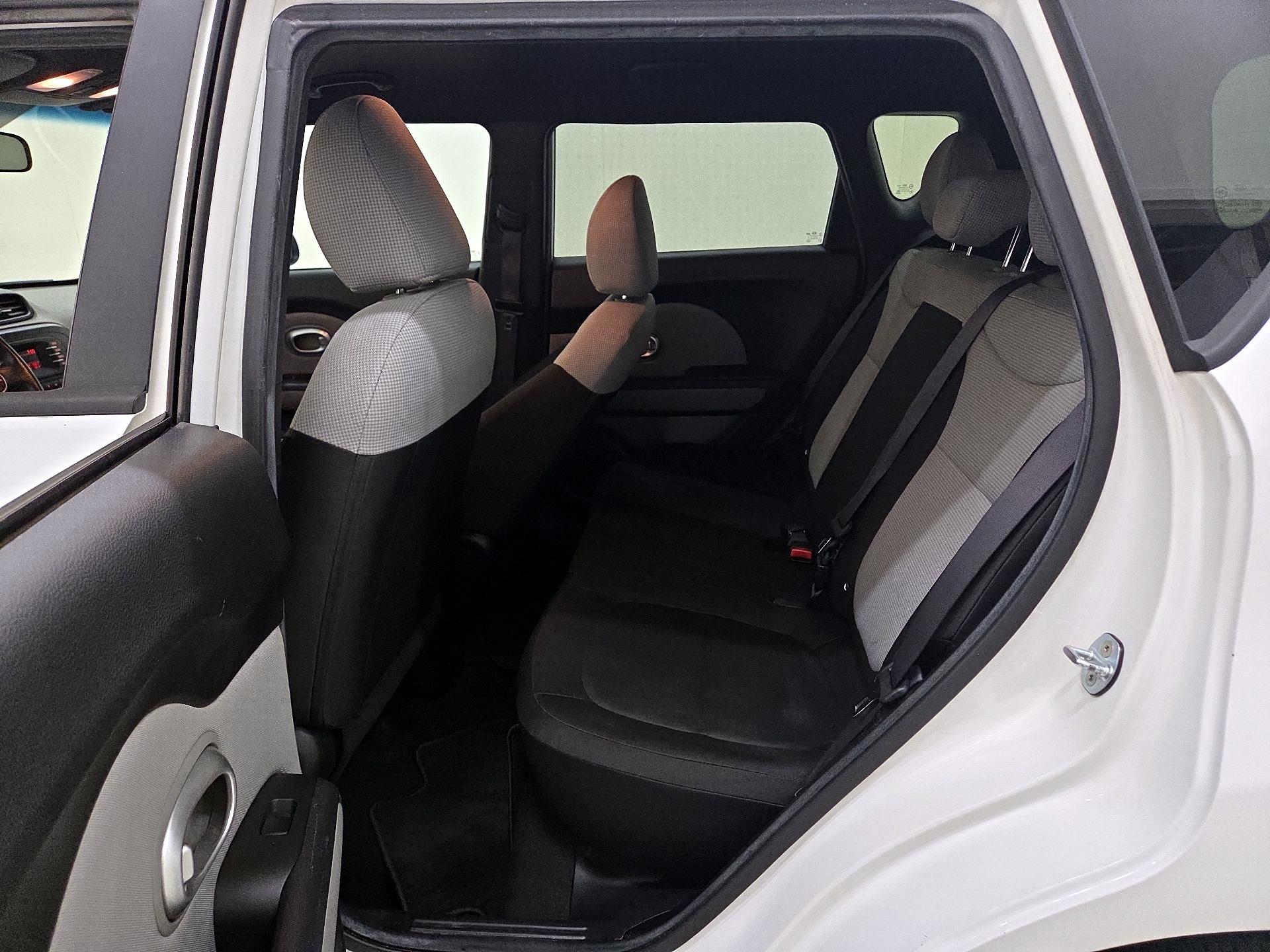 Thumbnail: 2015 Kia Soul - 18