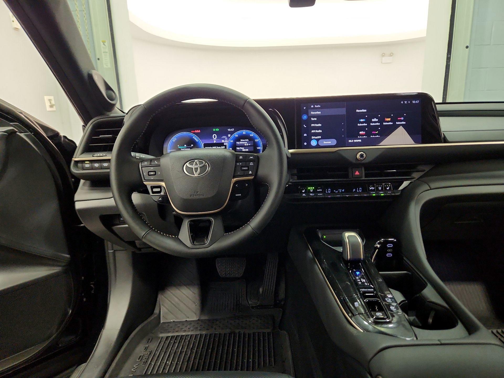 Thumbnail: 2025 Toyota Crown Signia - 9