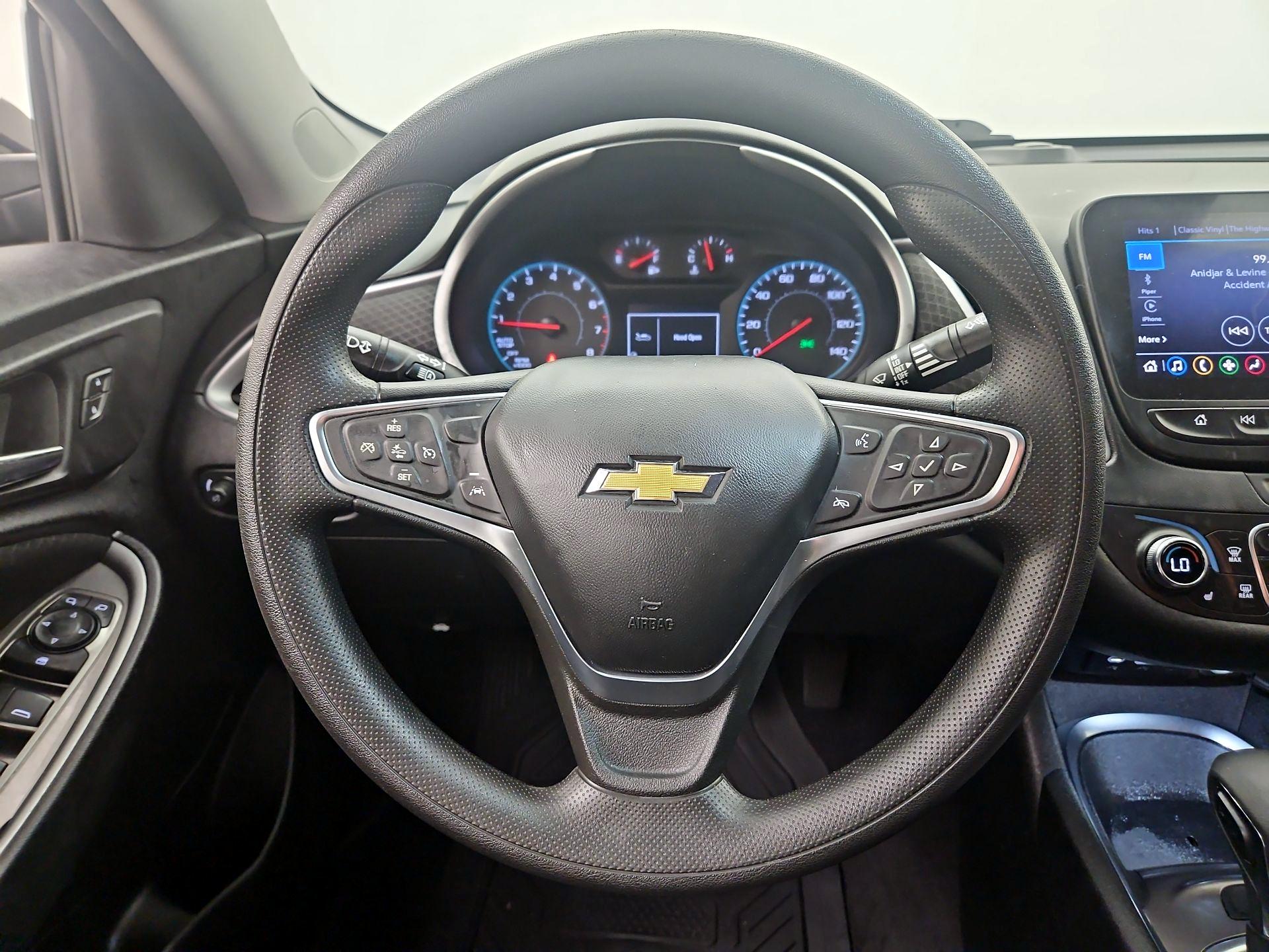 Thumbnail: 2023 Chevrolet Malibu - 10