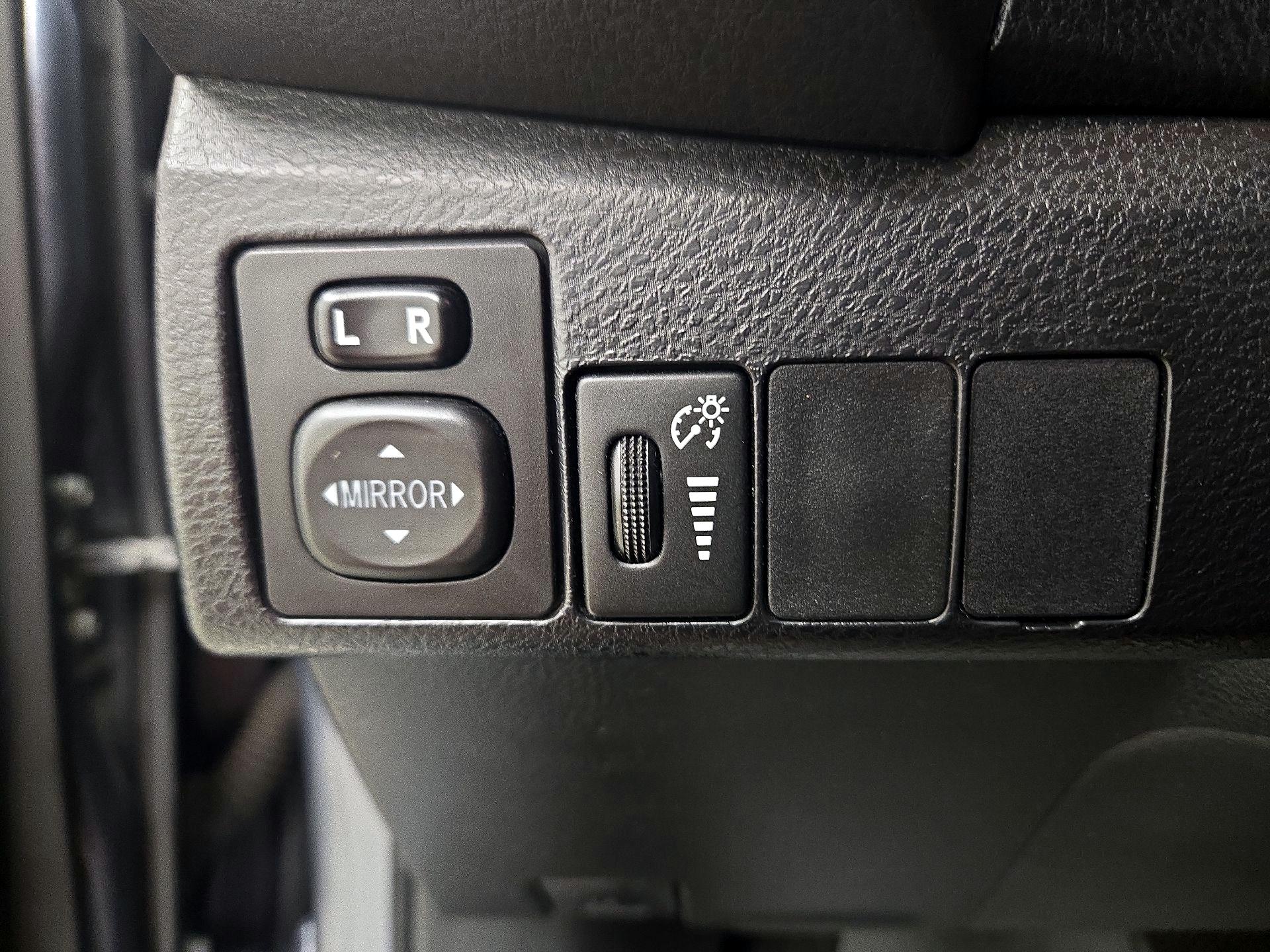 Thumbnail: 2014 Toyota Corolla - 13