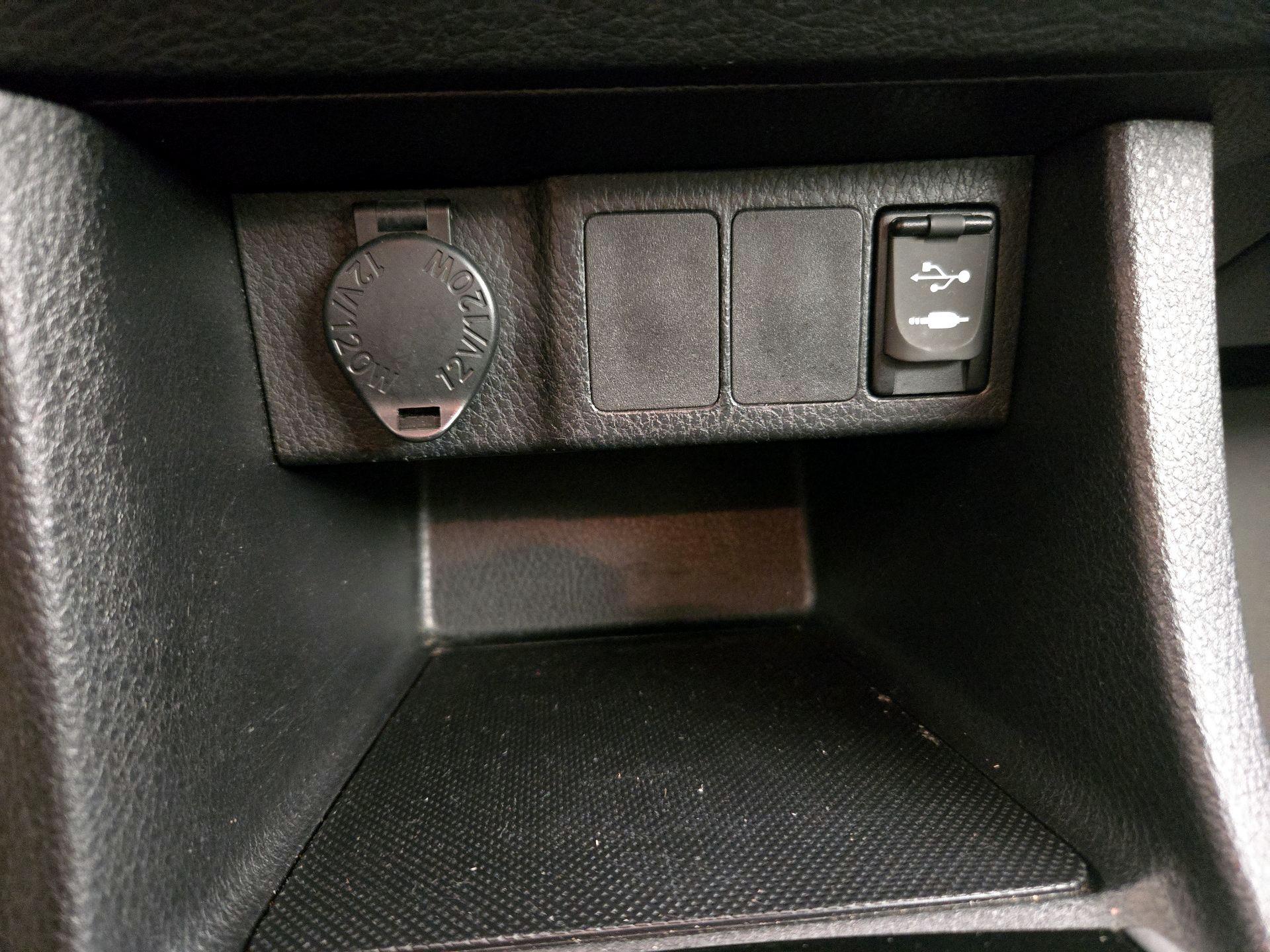Thumbnail: 2014 Toyota Corolla - 18