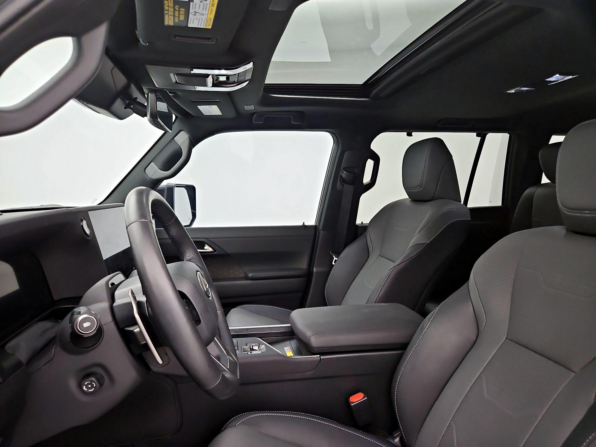 Thumbnail: 2024 Lexus GX - 19
