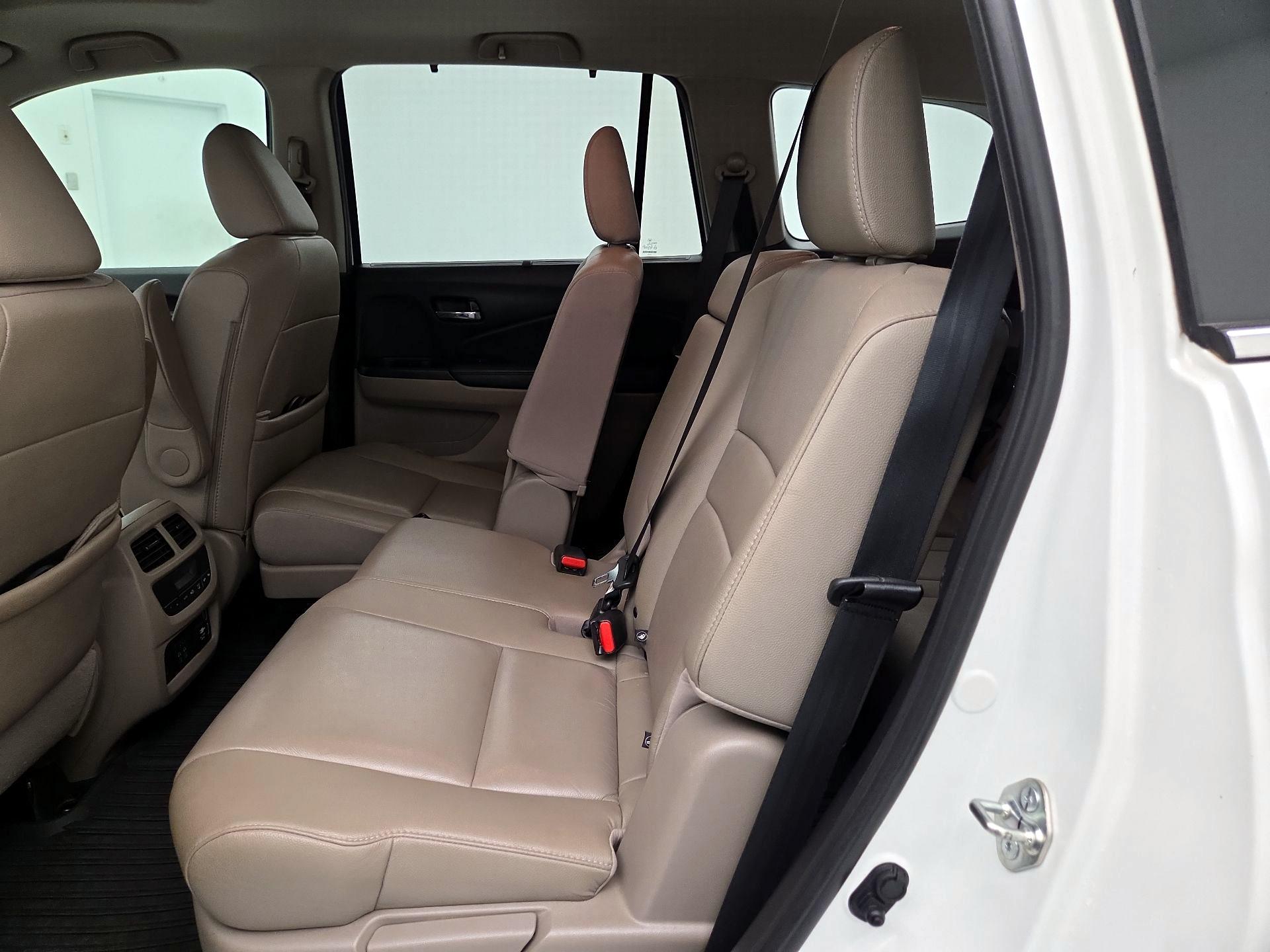 Thumbnail: 2019 Honda Pilot - 20