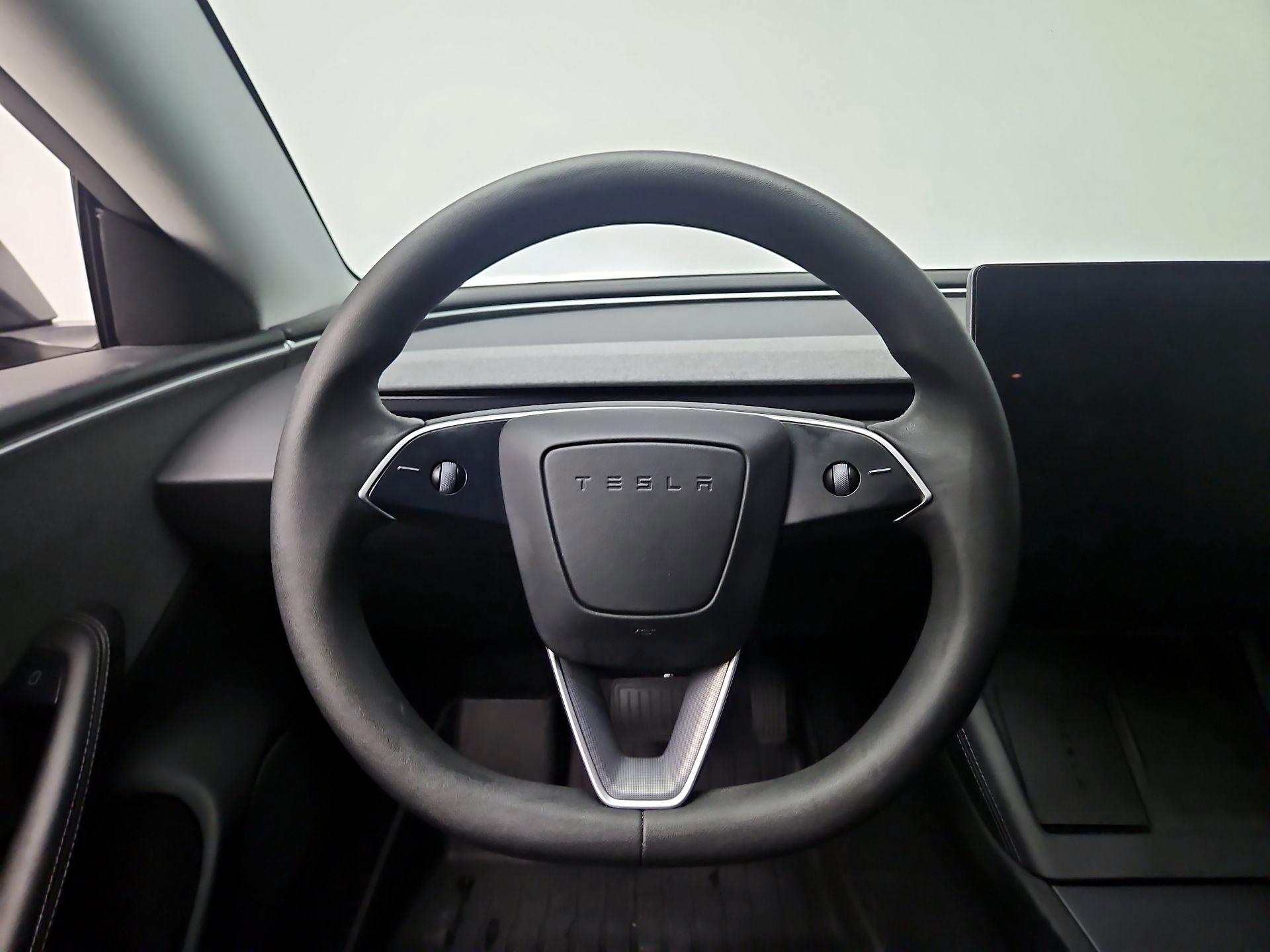 Thumbnail: 2024 Tesla Model 3 - 10