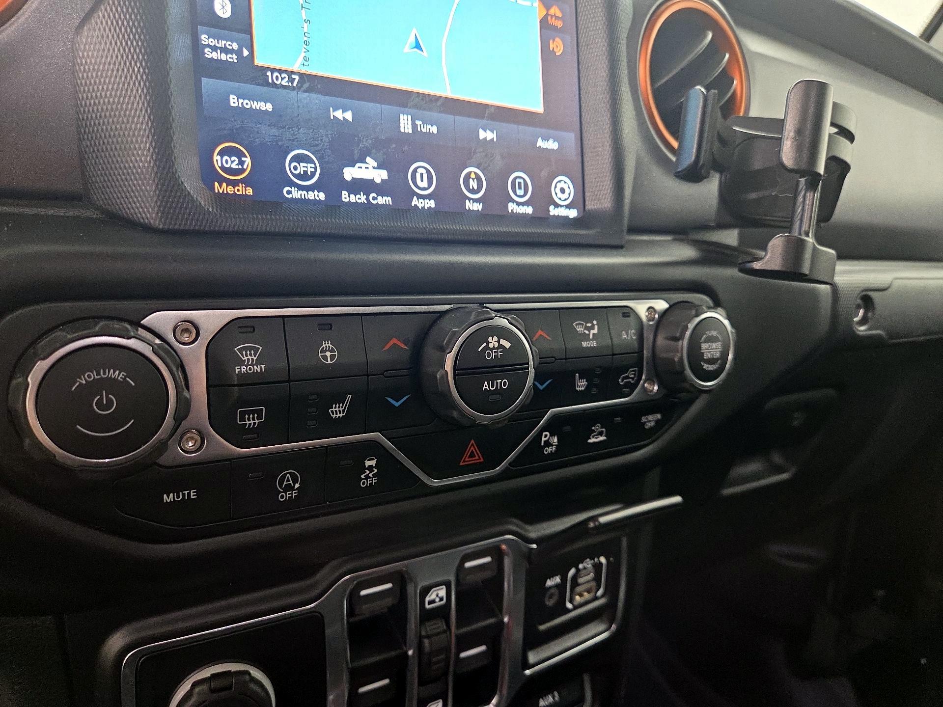 Thumbnail: 2020 Jeep Gladiator - 17