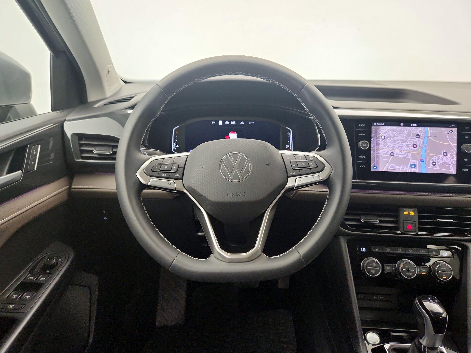 Thumbnail: 2022 Volkswagen Taos - 10