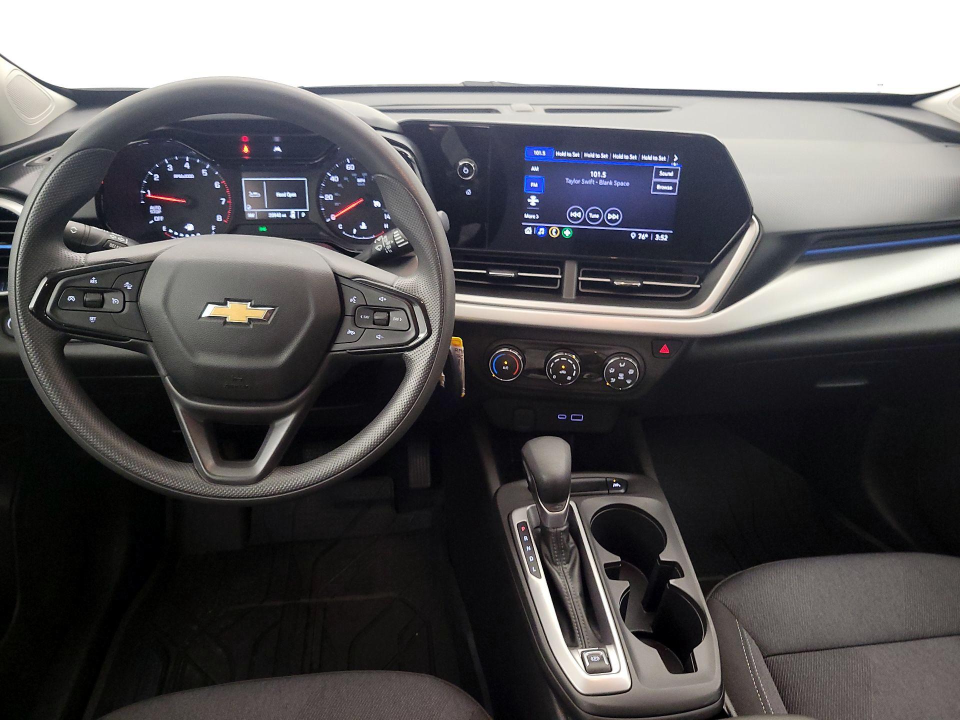 Thumbnail: 2024 Chevrolet Trax - 8