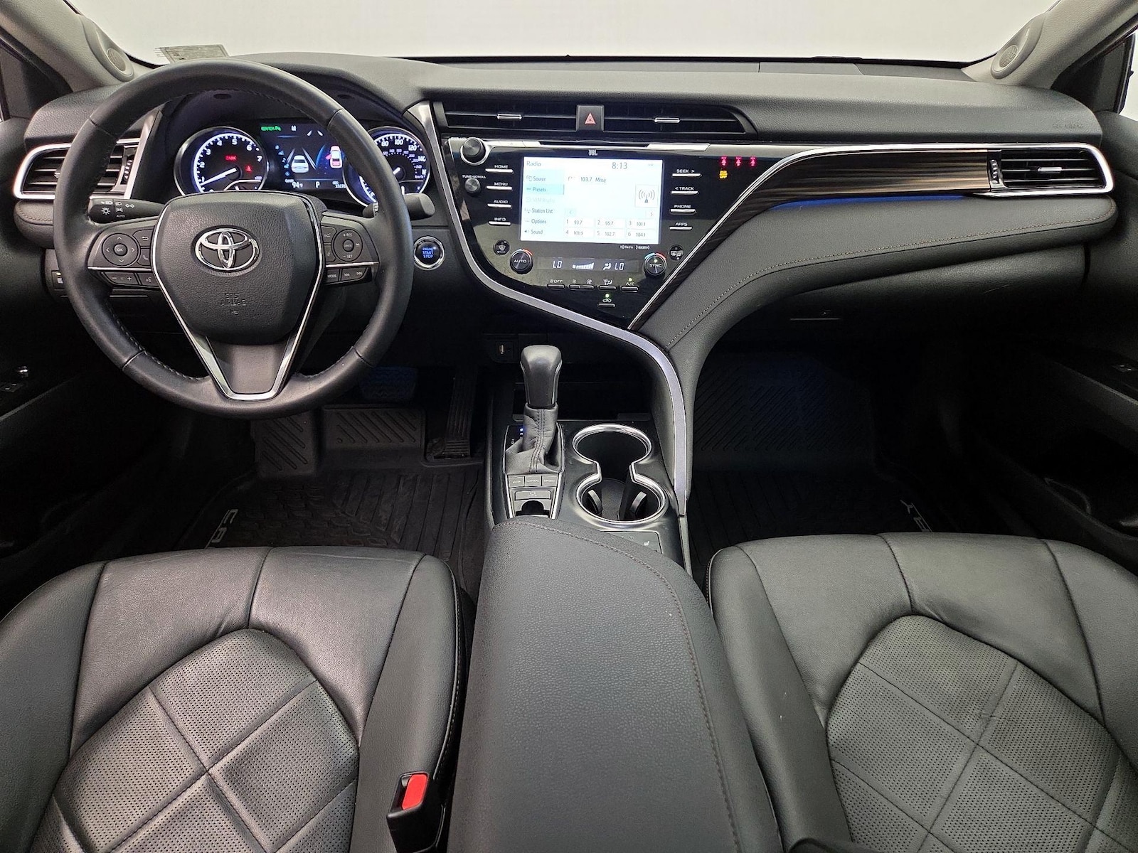 2018 Toyota Camry XLE - Photo 10
