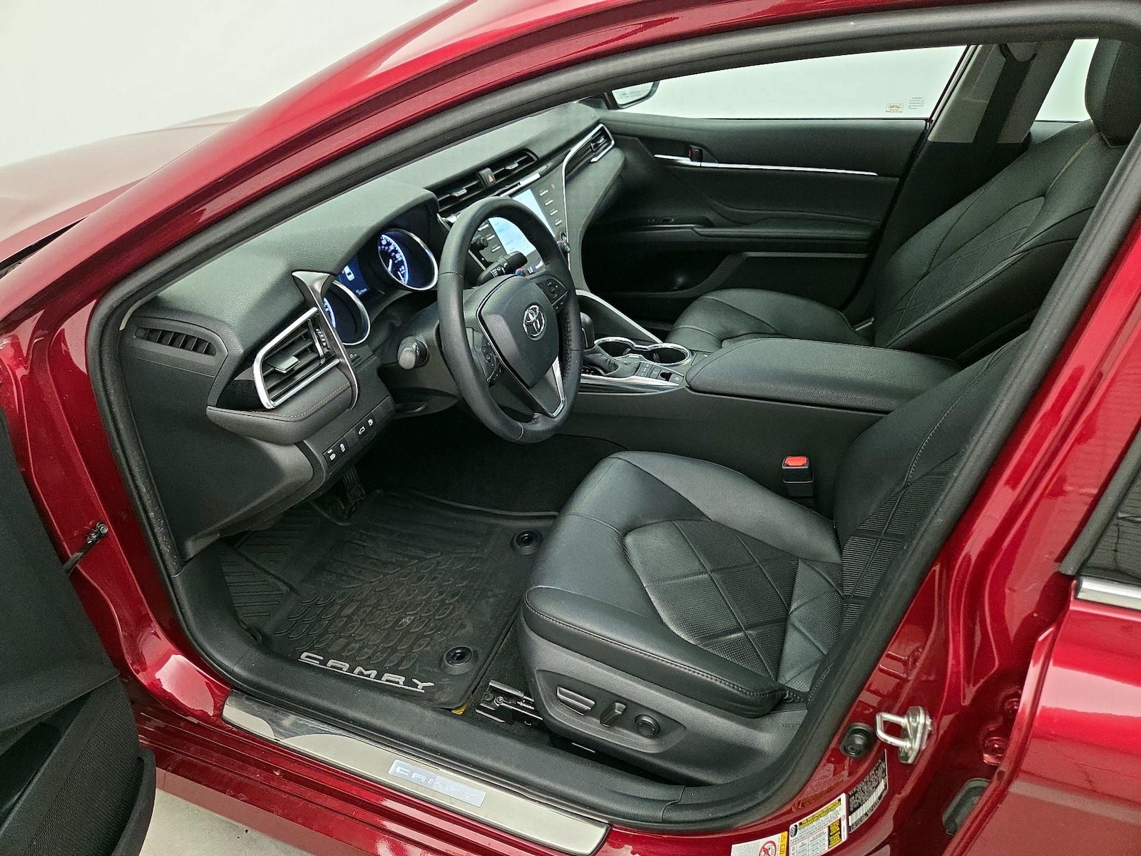 2018 Toyota Camry XLE - Photo 12