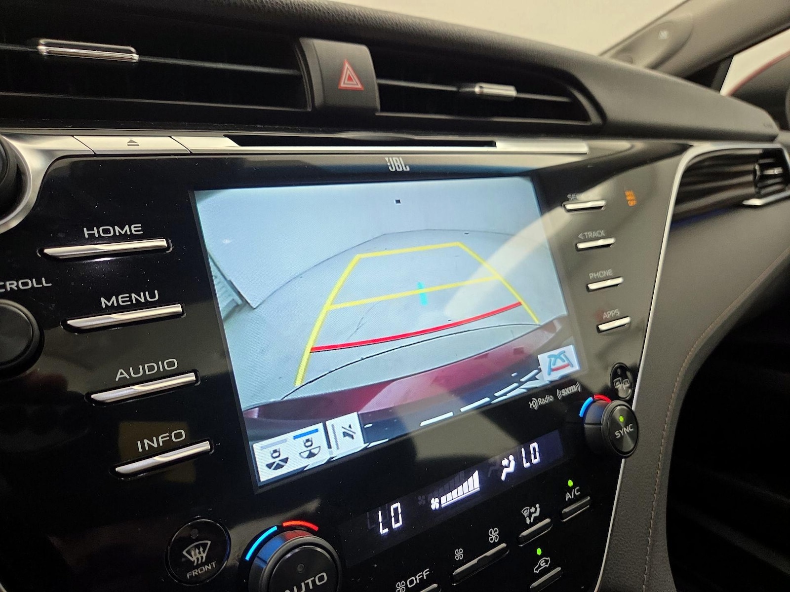 2018 Toyota Camry XLE - Photo 15