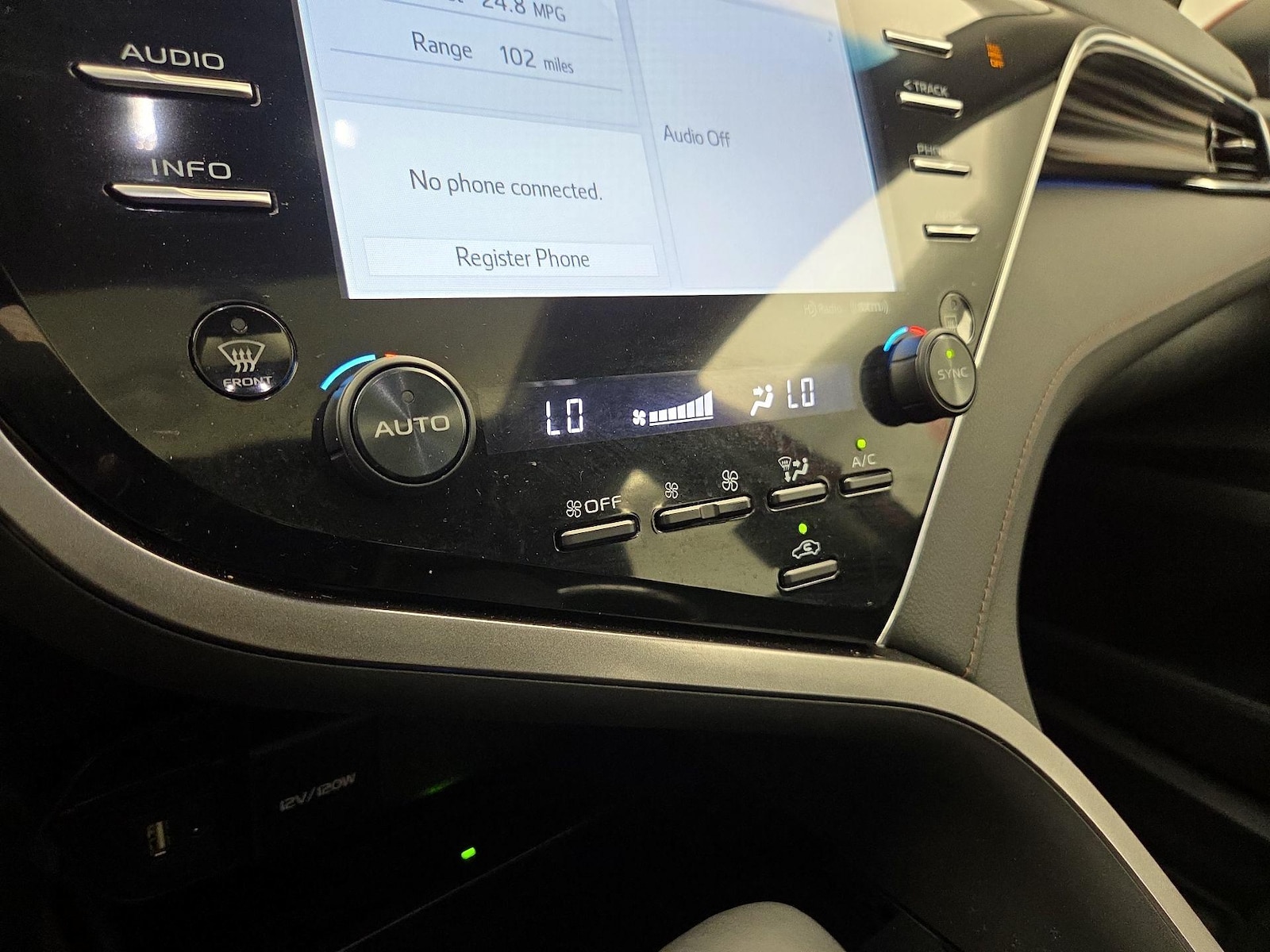 2018 Toyota Camry XLE - Photo 17