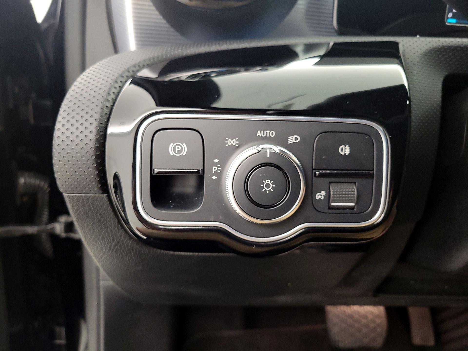 Thumbnail: 2021 Mercedes-Benz A-Class - 13