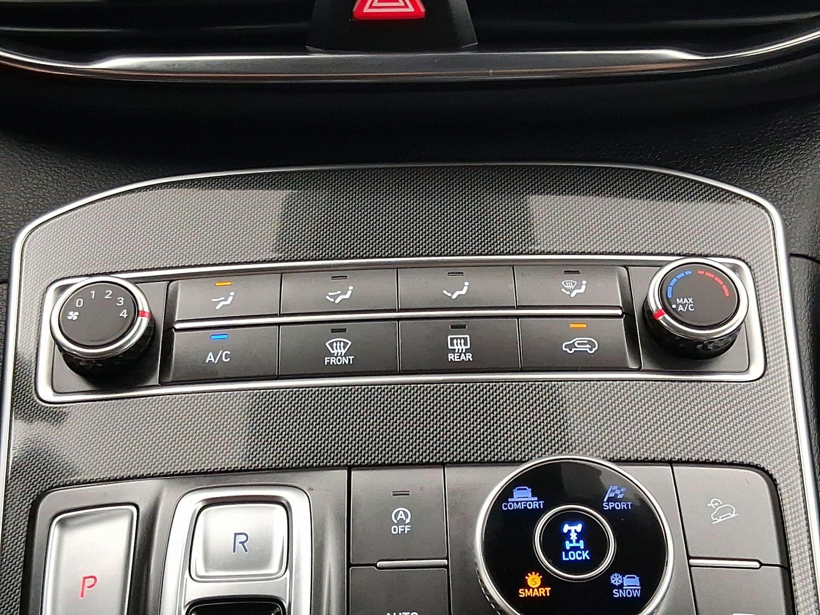 2021 Hyundai Santa Fe SE - Photo 17