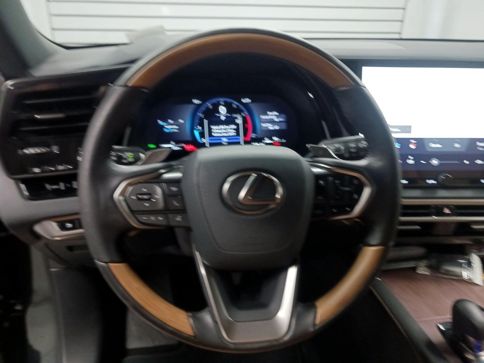 2025 Lexus RX 350 - Photo 11
