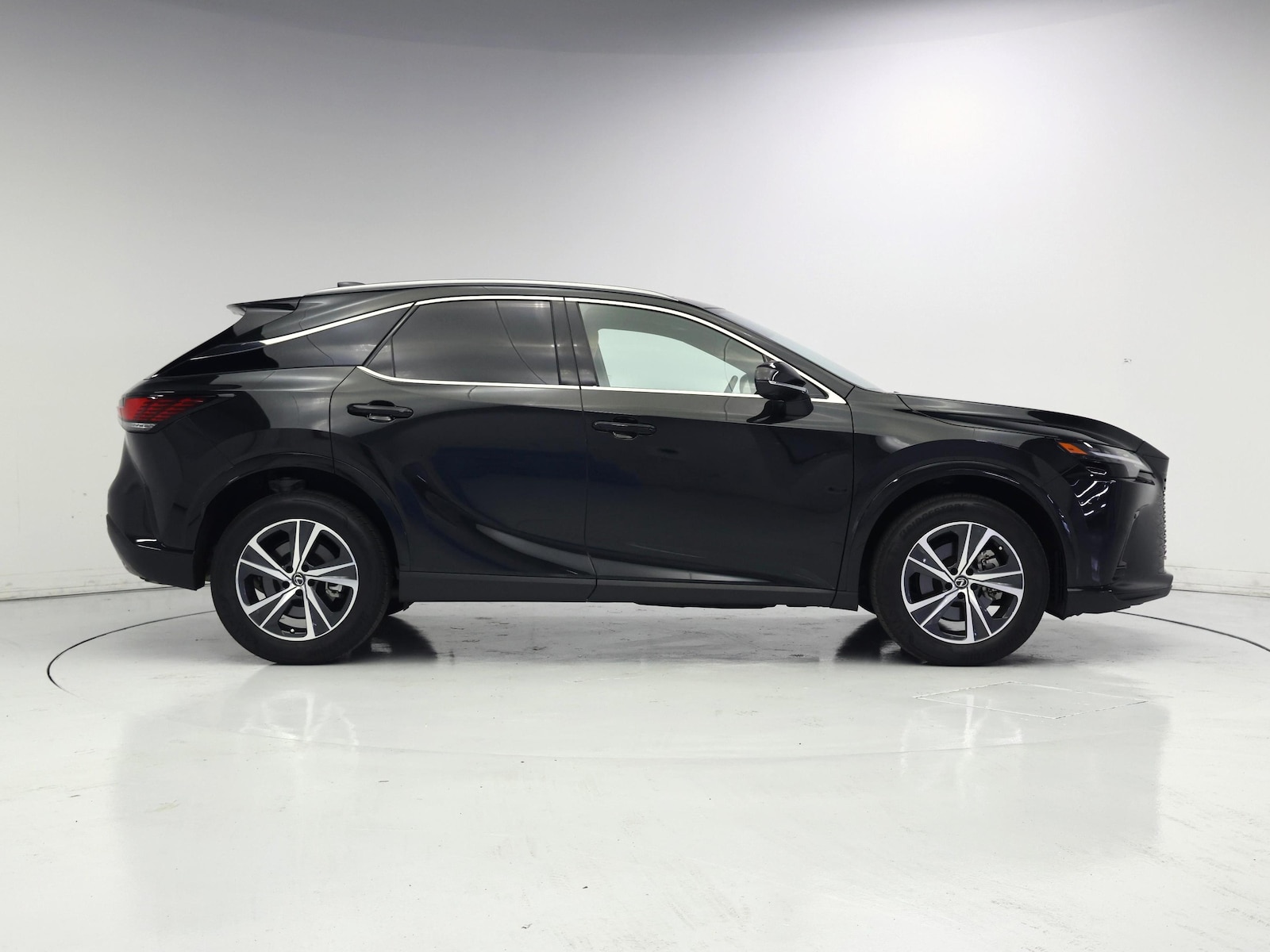 2025 Lexus RX 350 - Photo 8