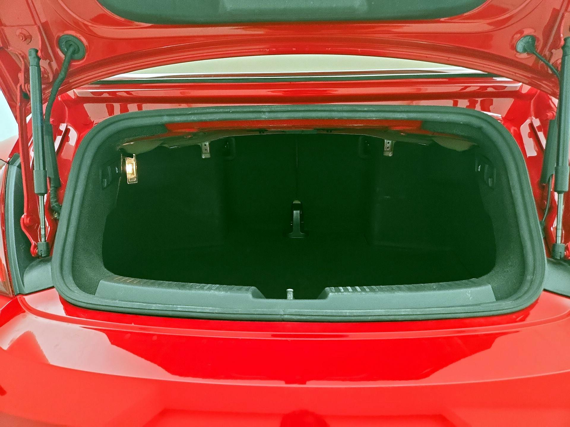 Thumbnail: 2019 Volkswagen Beetle - 20