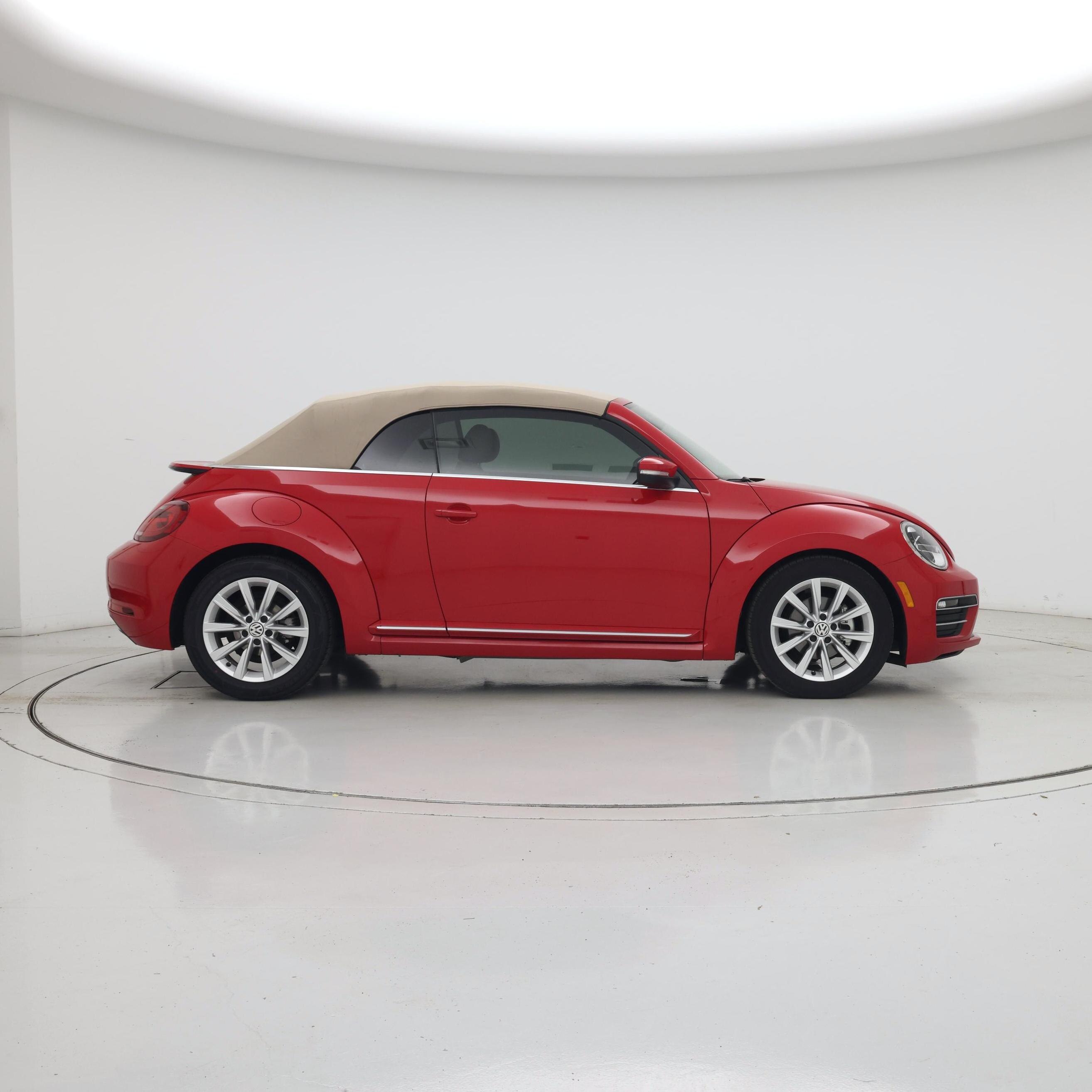 Thumbnail: 2019 Volkswagen Beetle - 7