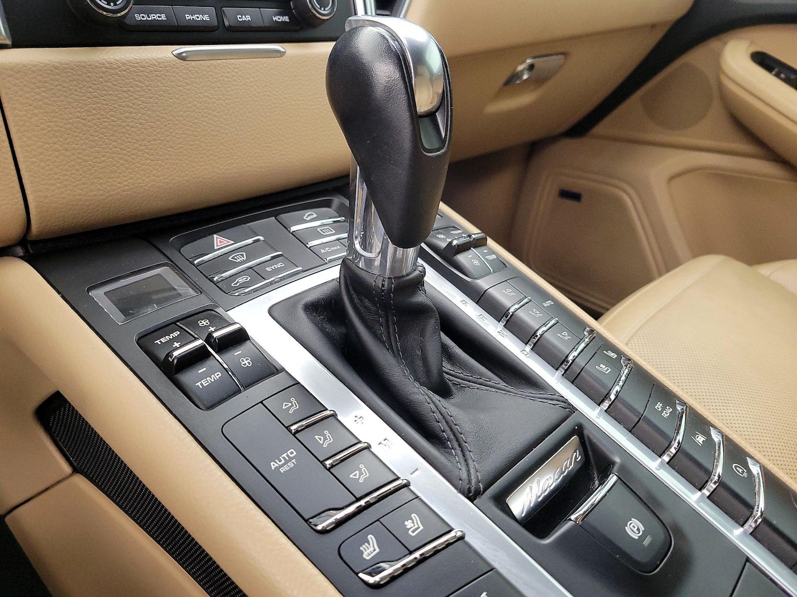 2018 Porsche Macan S - Photo 19