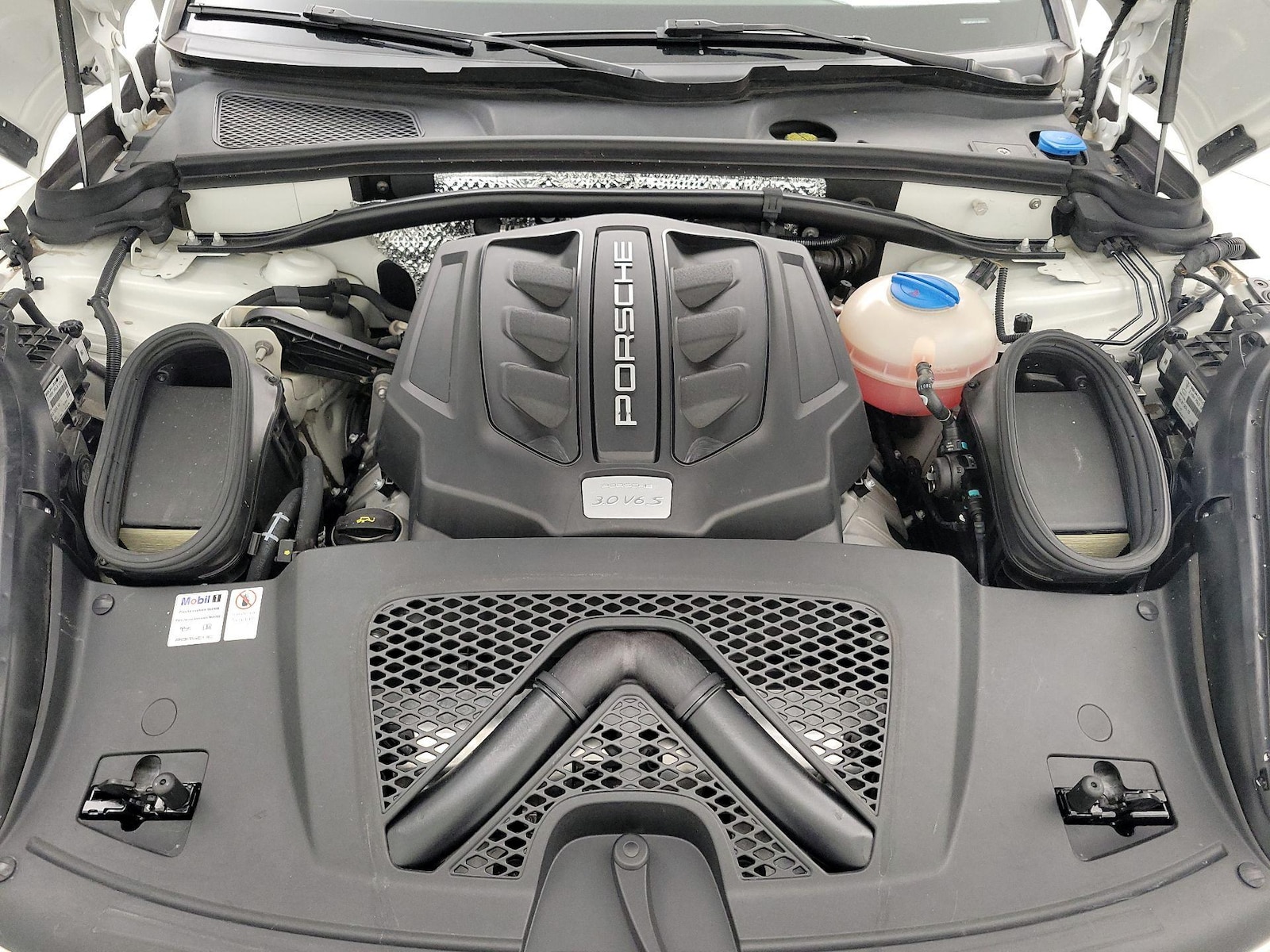 2018 Porsche Macan S - Photo 24