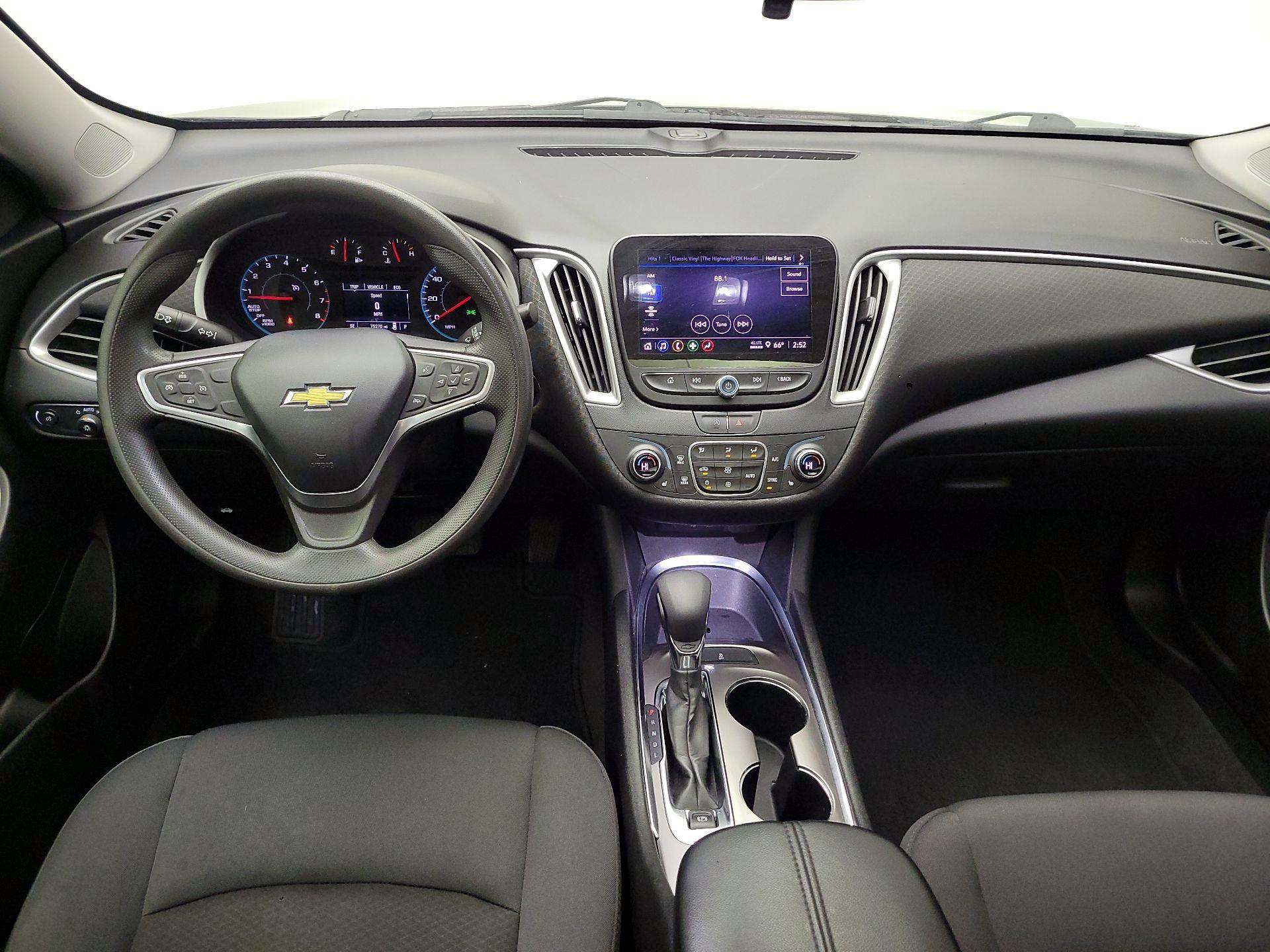 Thumbnail: 2022 Chevrolet Malibu - 9
