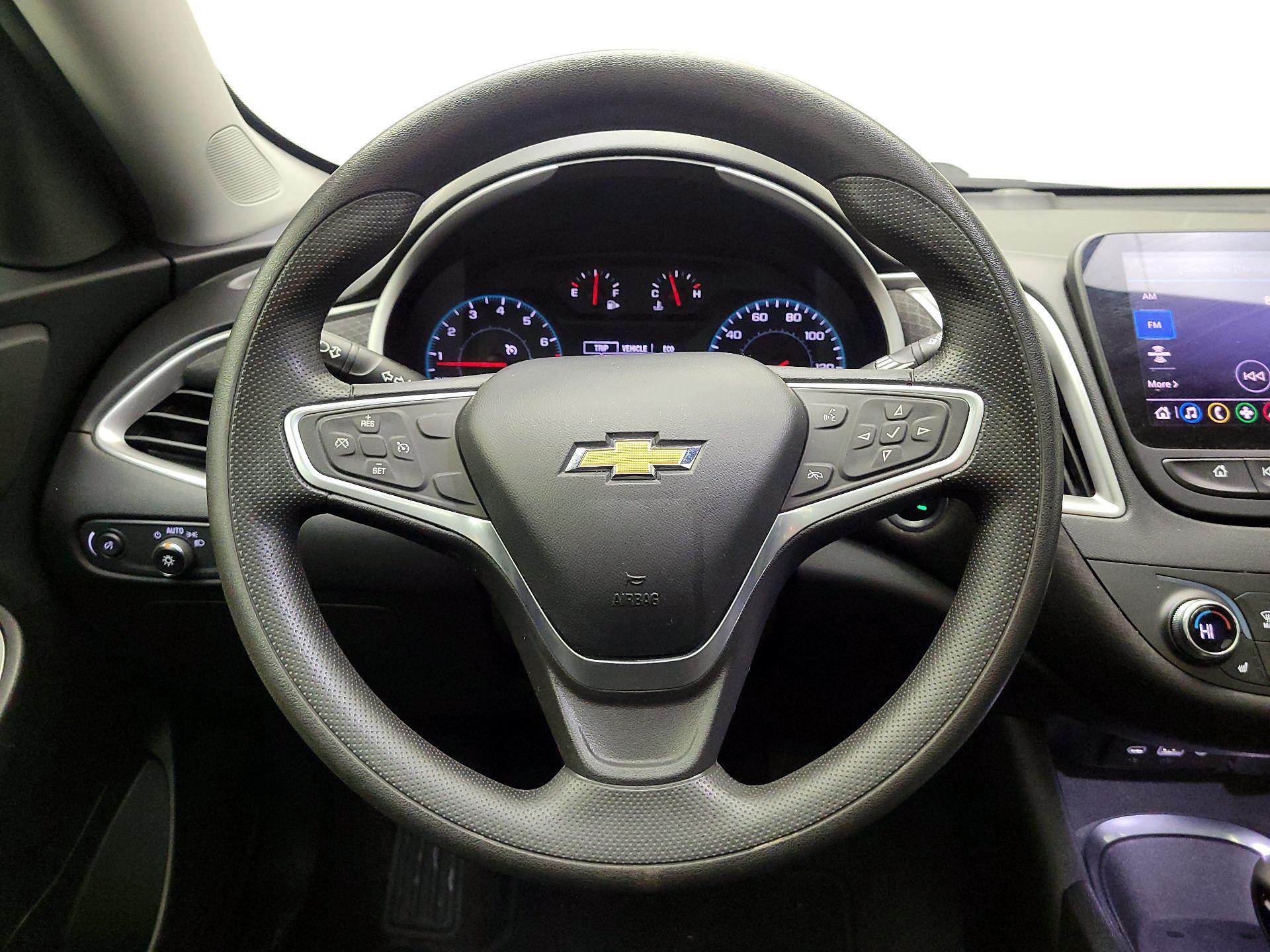 Thumbnail: 2022 Chevrolet Malibu - 10