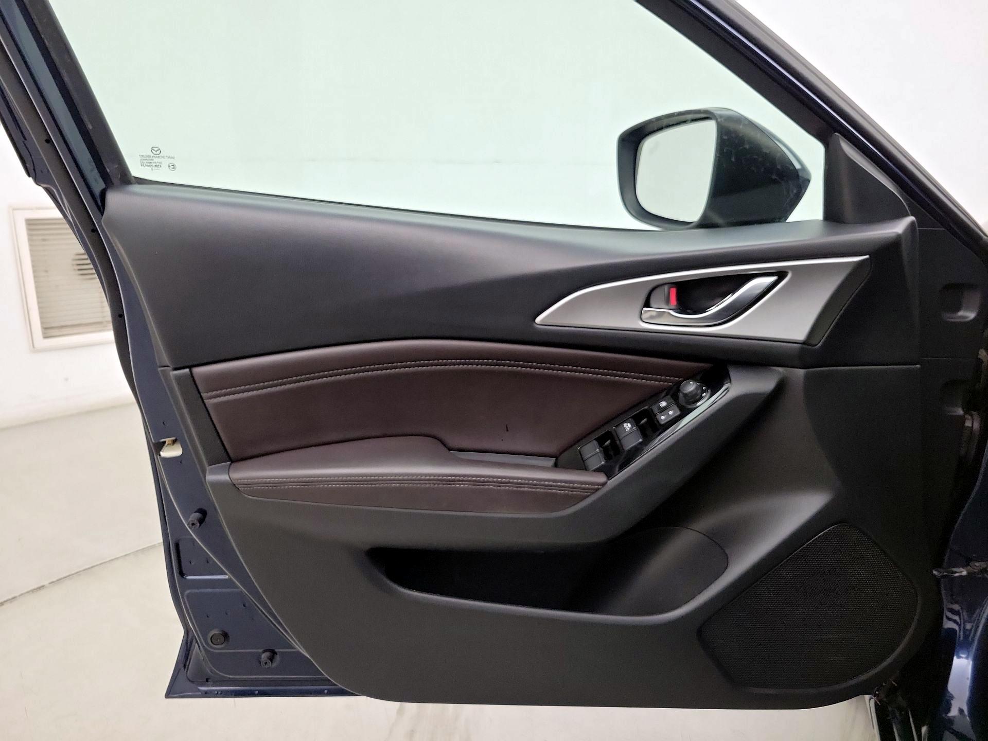 Thumbnail: 2018 Mazda Mazda3 - 12