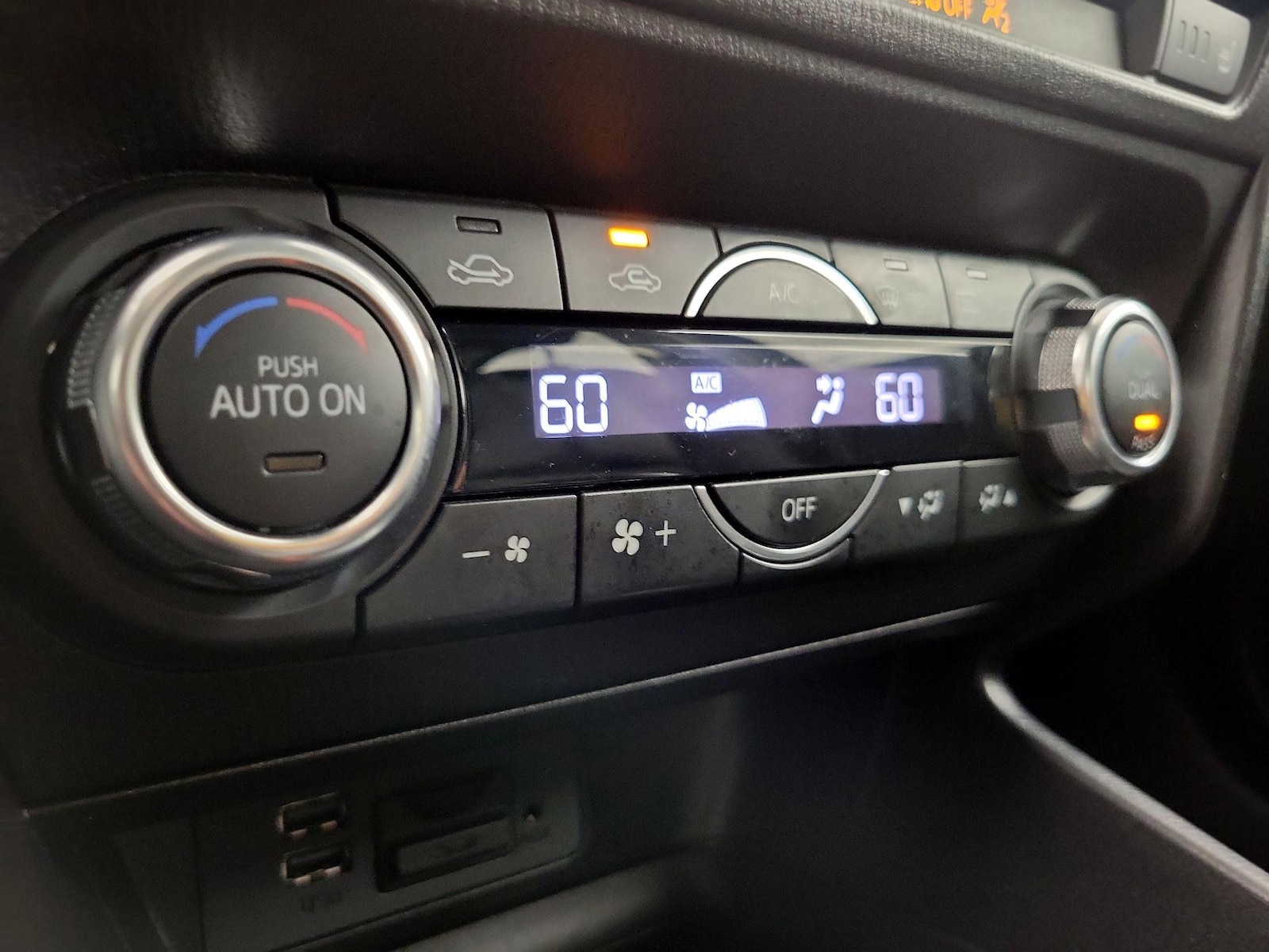 2018 Mazda Mazda3 Touring - Photo 17