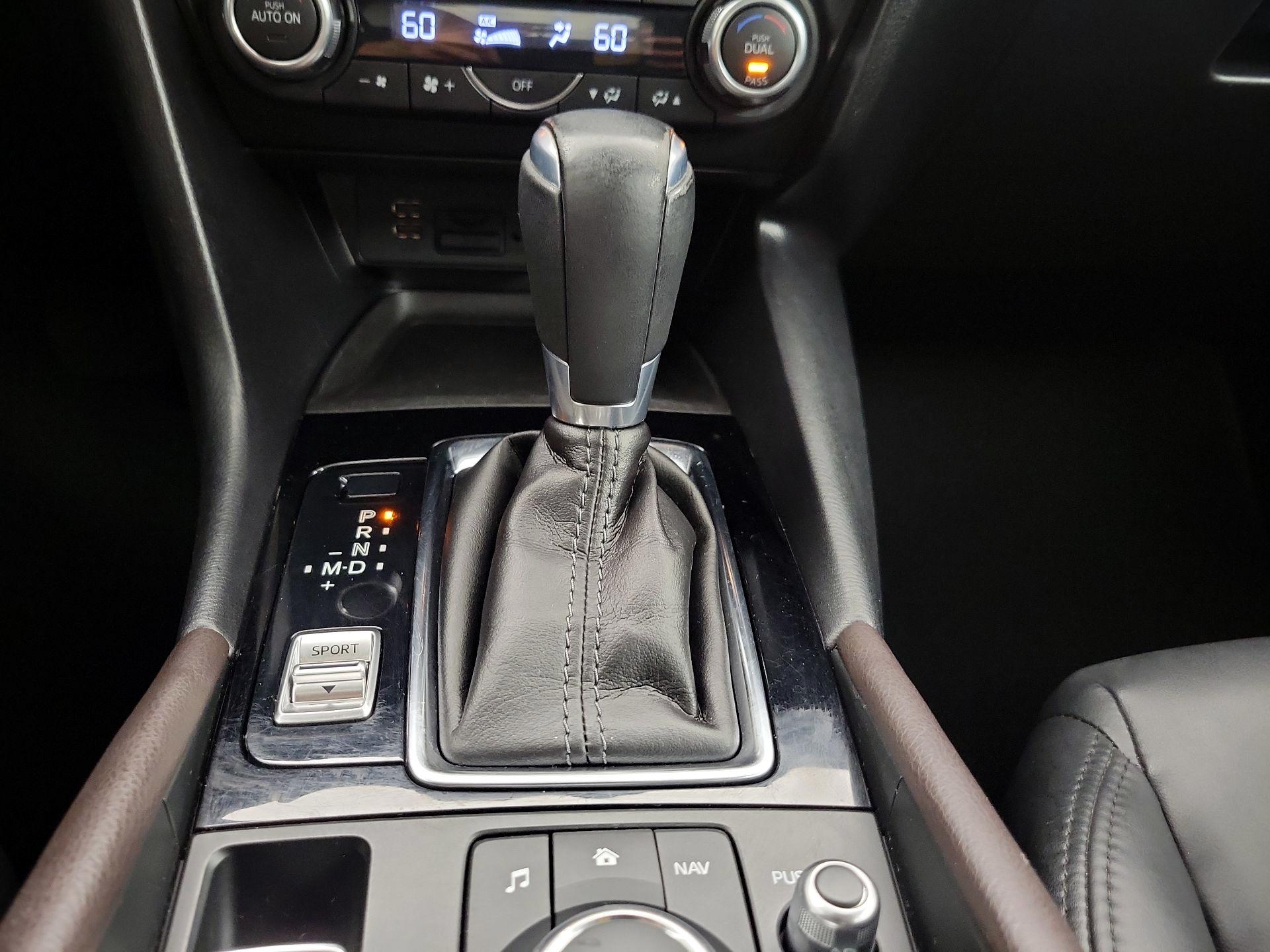 Thumbnail: 2018 Mazda Mazda3 - 17
