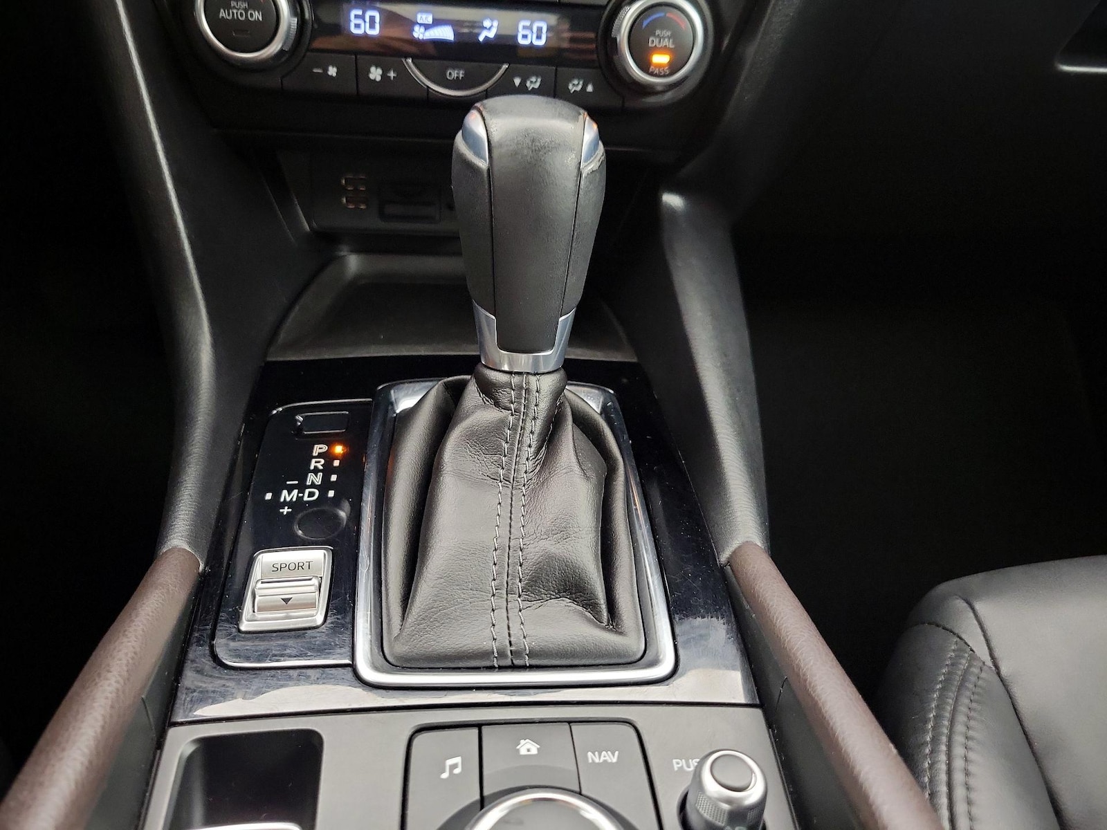 2018 Mazda Mazda3 Touring - Photo 18