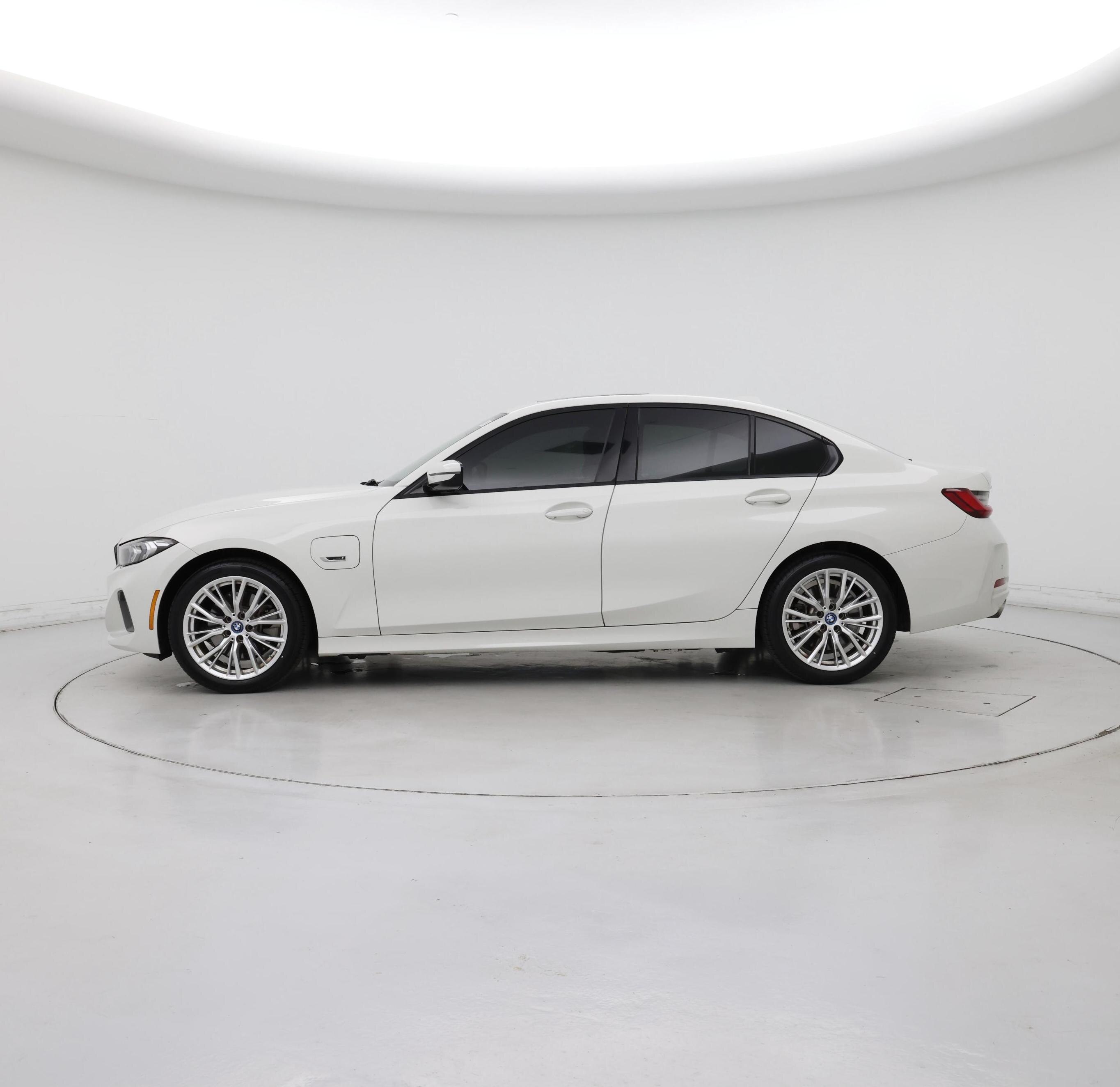 Thumbnail: 2023 BMW 3 Series - 3