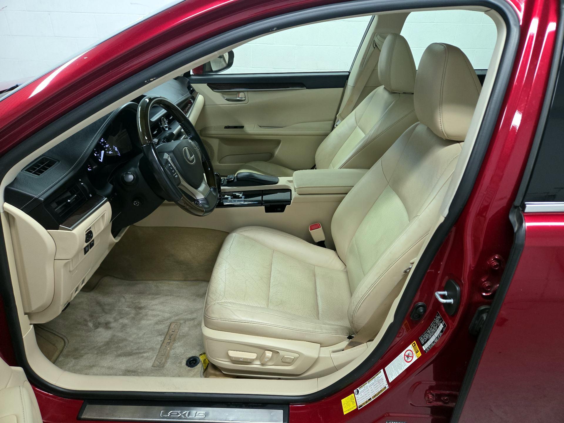 Thumbnail: 2015 Lexus ES - 11