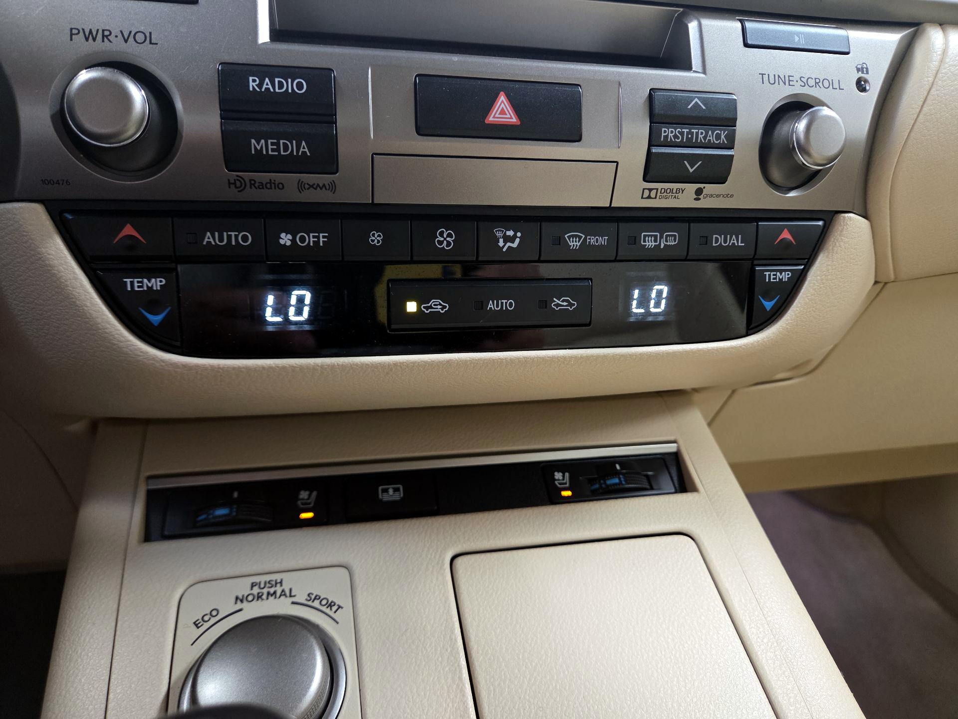 Thumbnail: 2015 Lexus ES - 17