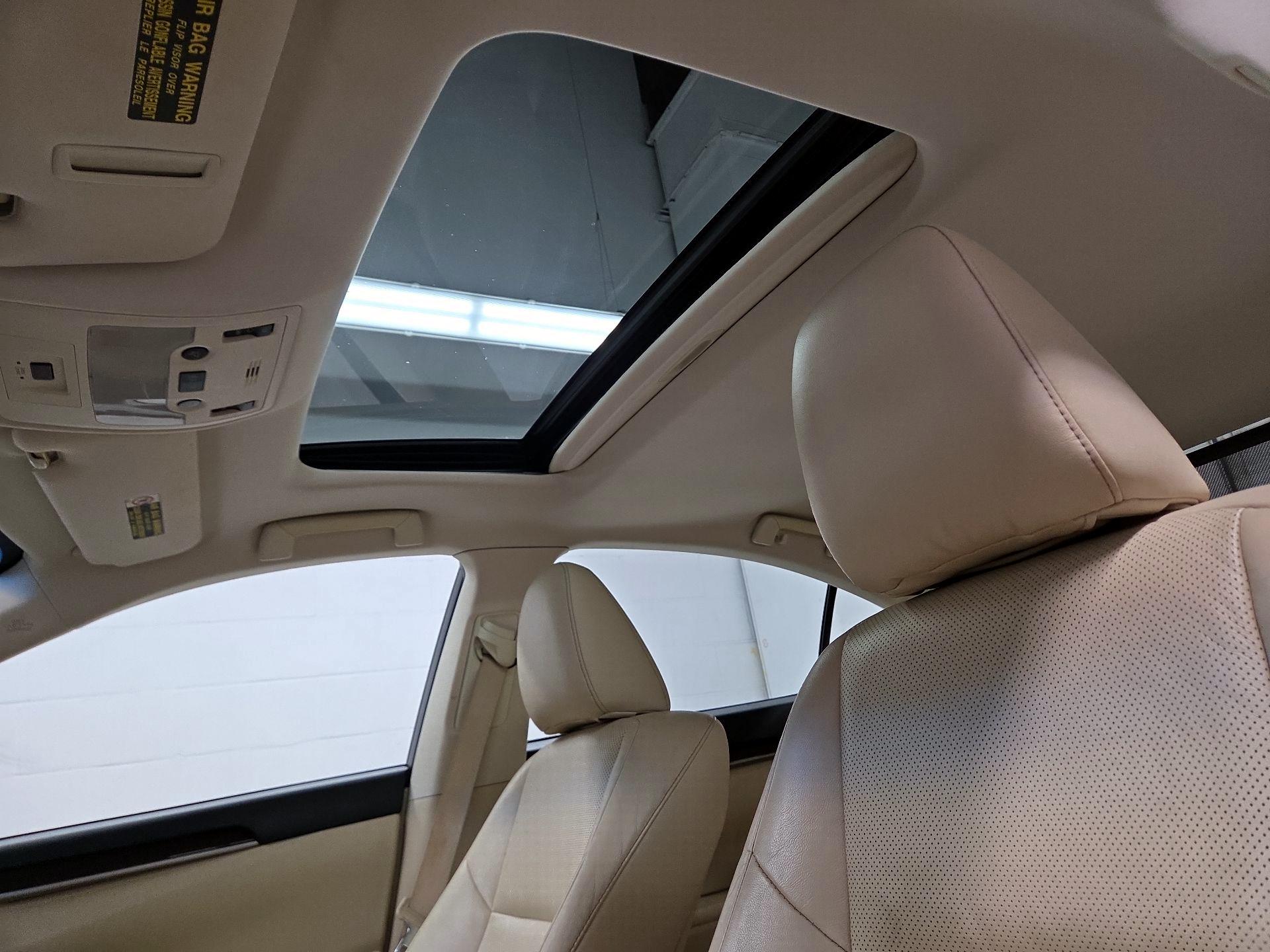 Thumbnail: 2015 Lexus ES - 20