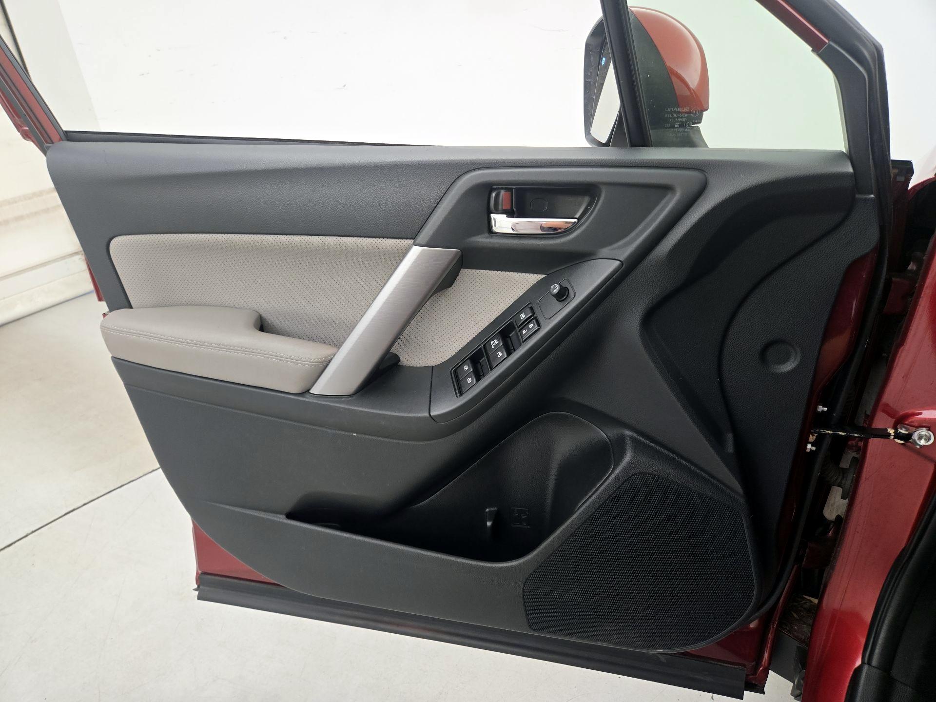 Thumbnail: 2015 Subaru Forester - 12