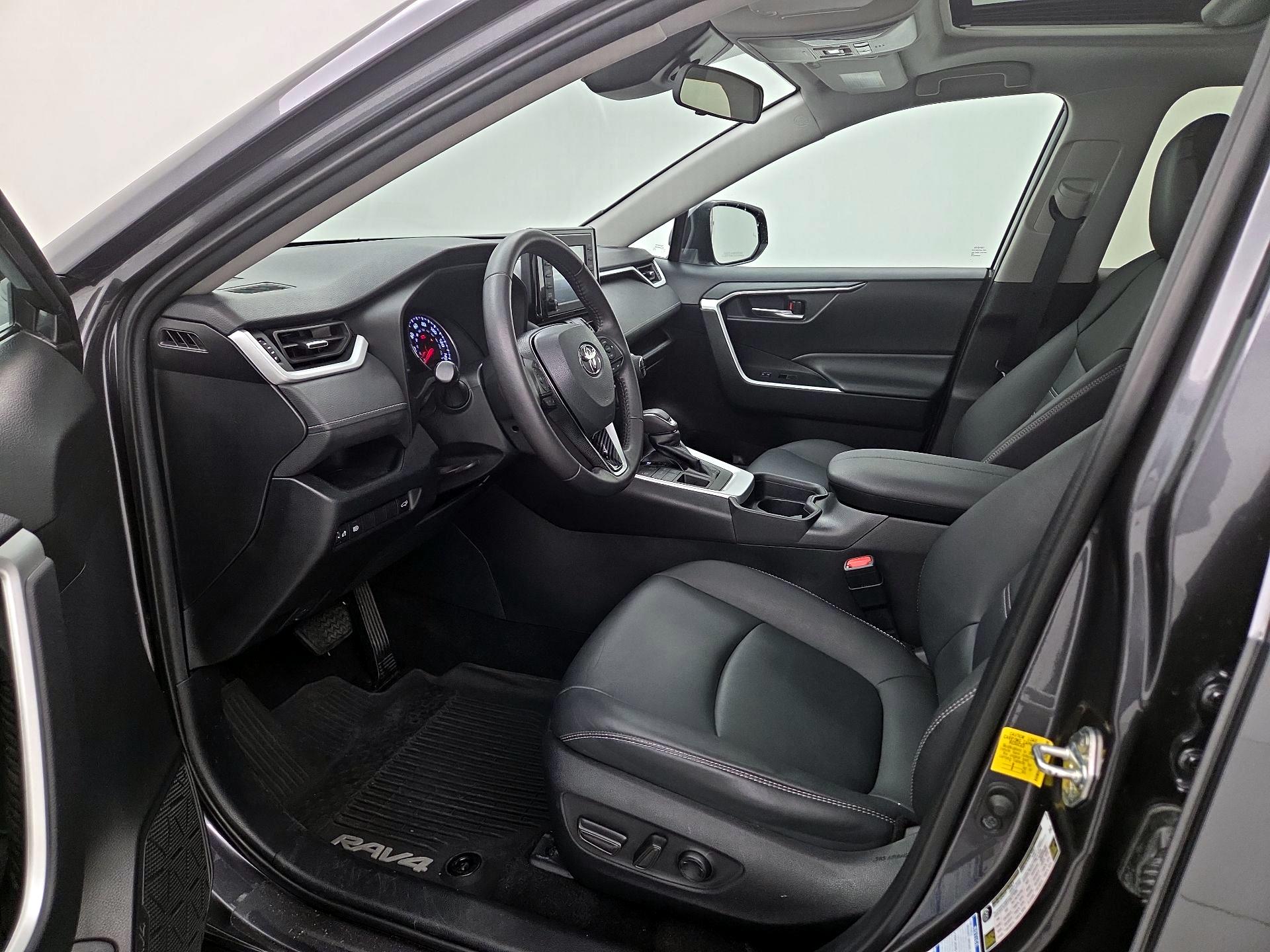 Thumbnail: 2021 Toyota RAV4 - 11