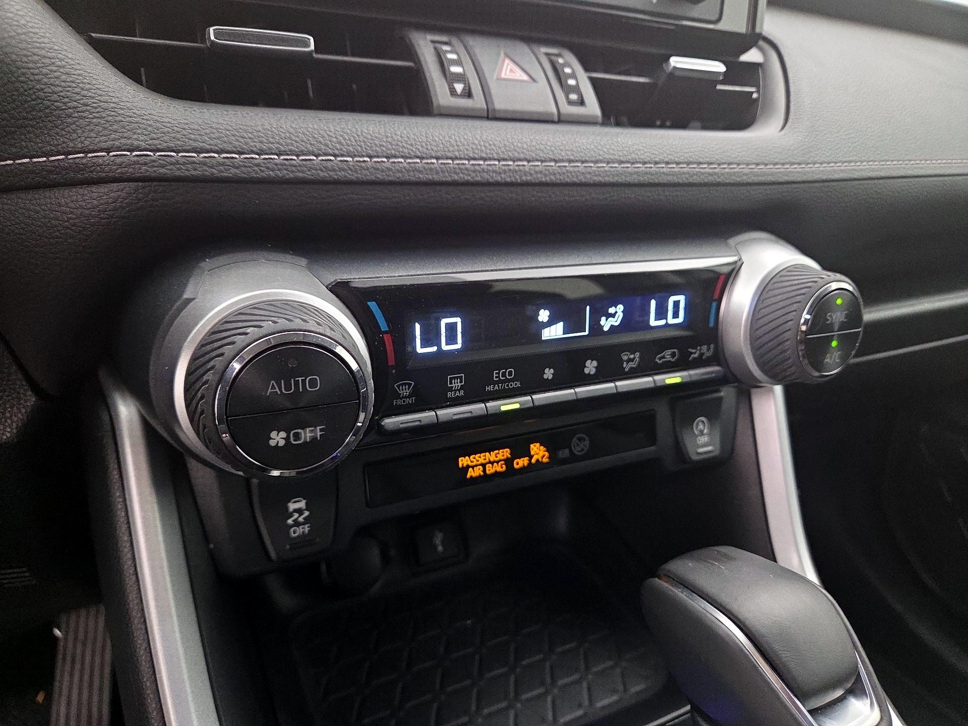 Thumbnail: 2021 Toyota RAV4 - 16