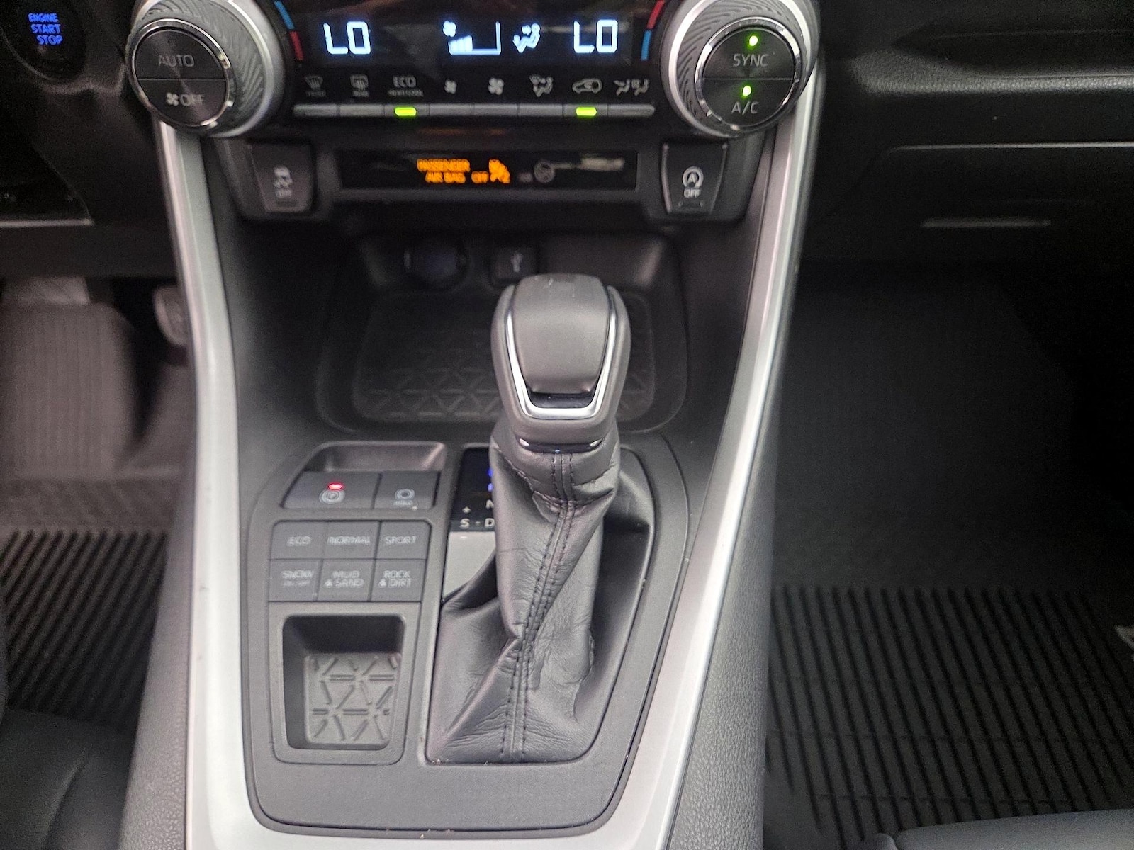 2021 Toyota RAV4 XLE Premium - Photo 18