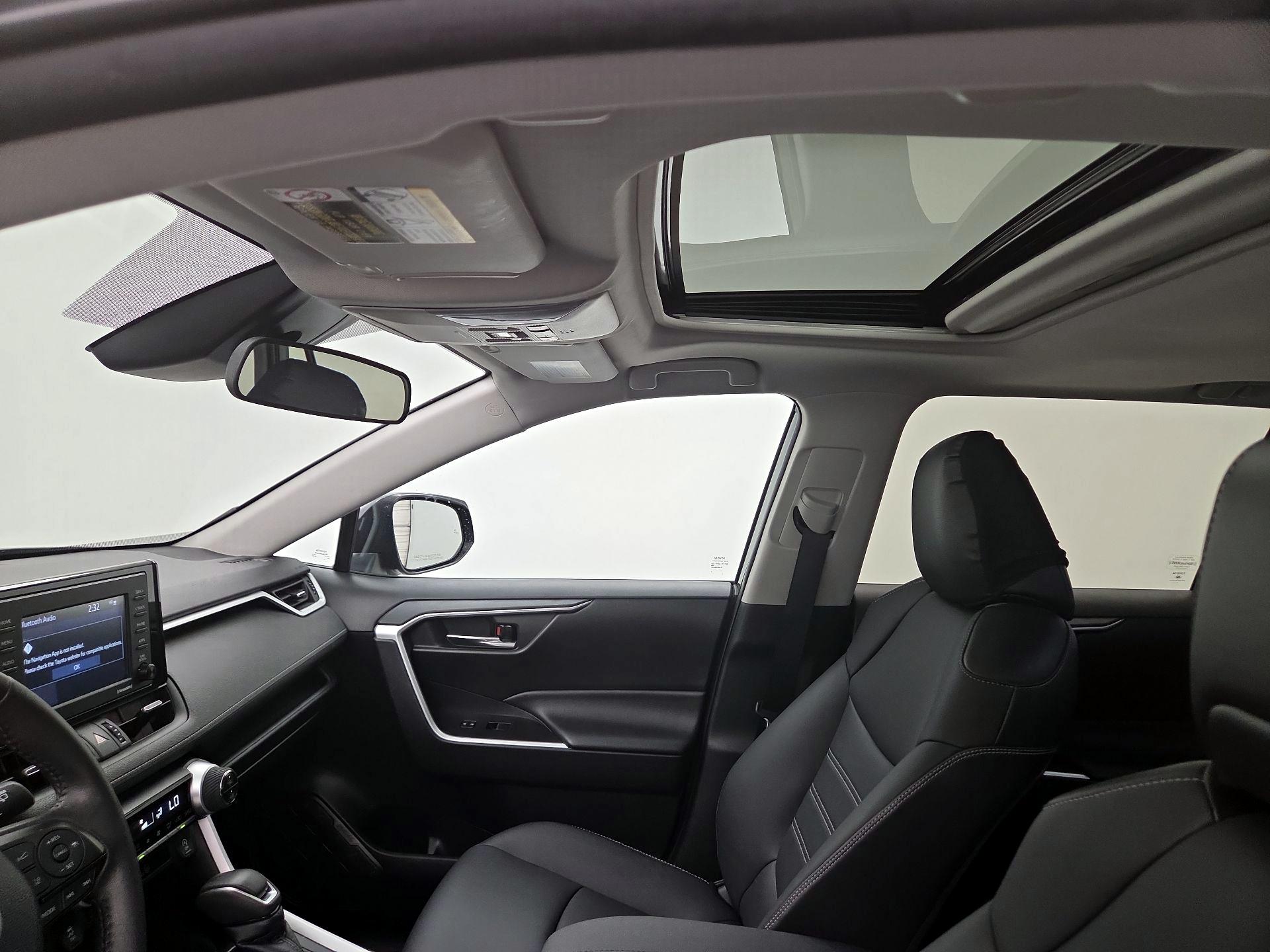 Thumbnail: 2021 Toyota RAV4 - 19