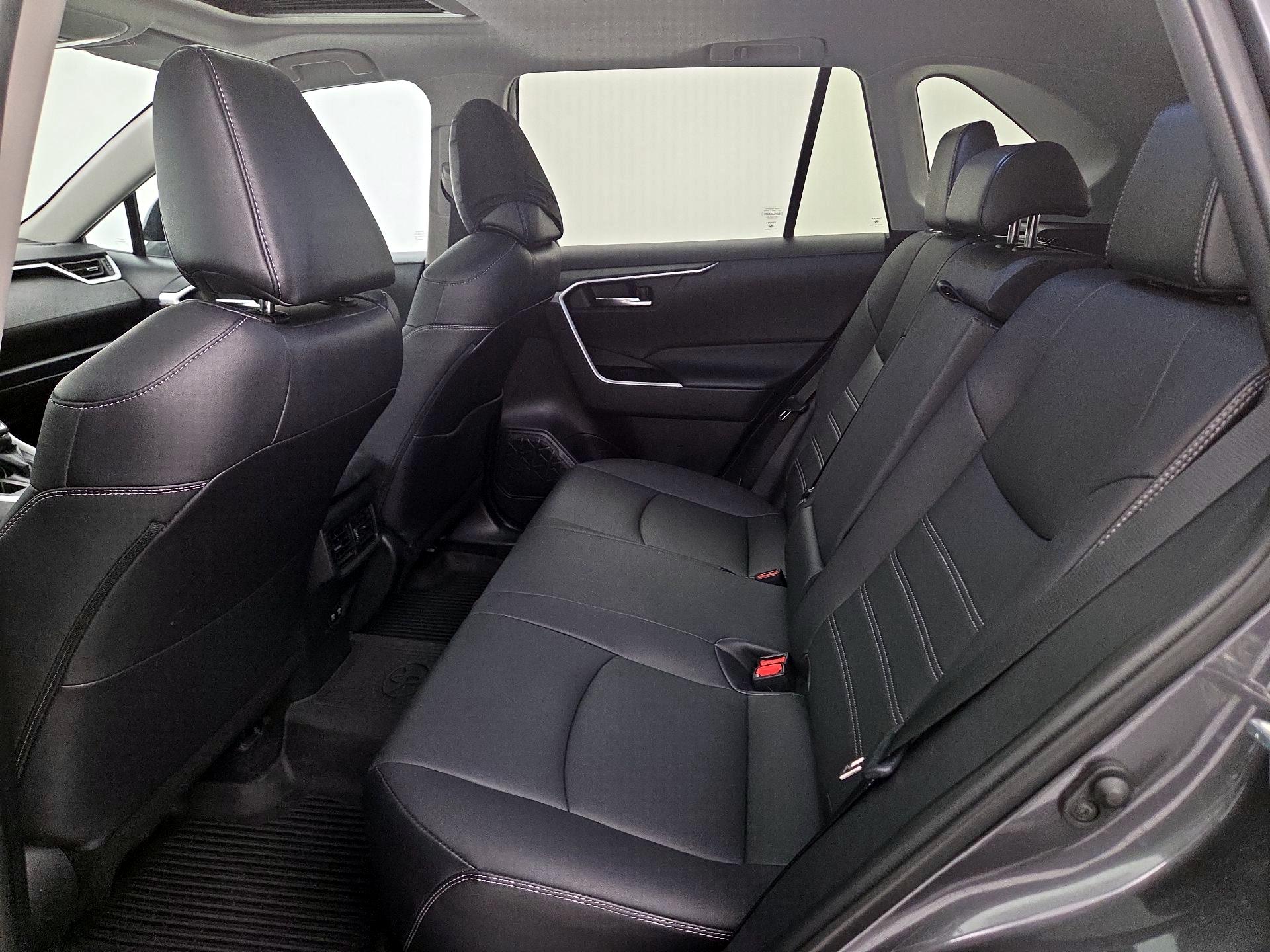 Thumbnail: 2021 Toyota RAV4 - 20