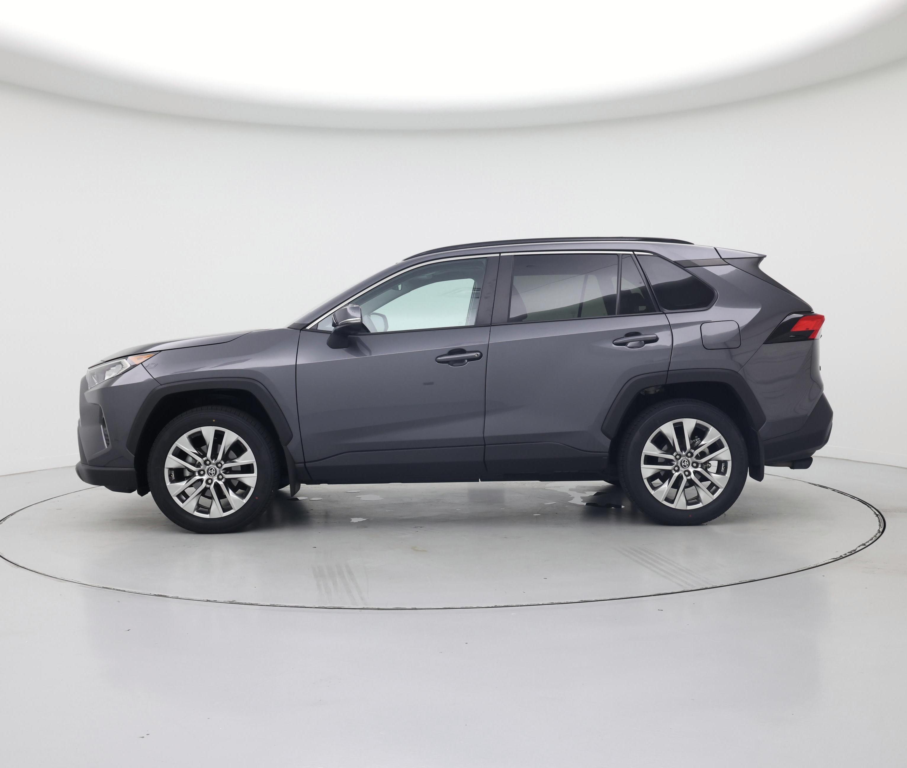Thumbnail: 2021 Toyota RAV4 - 3