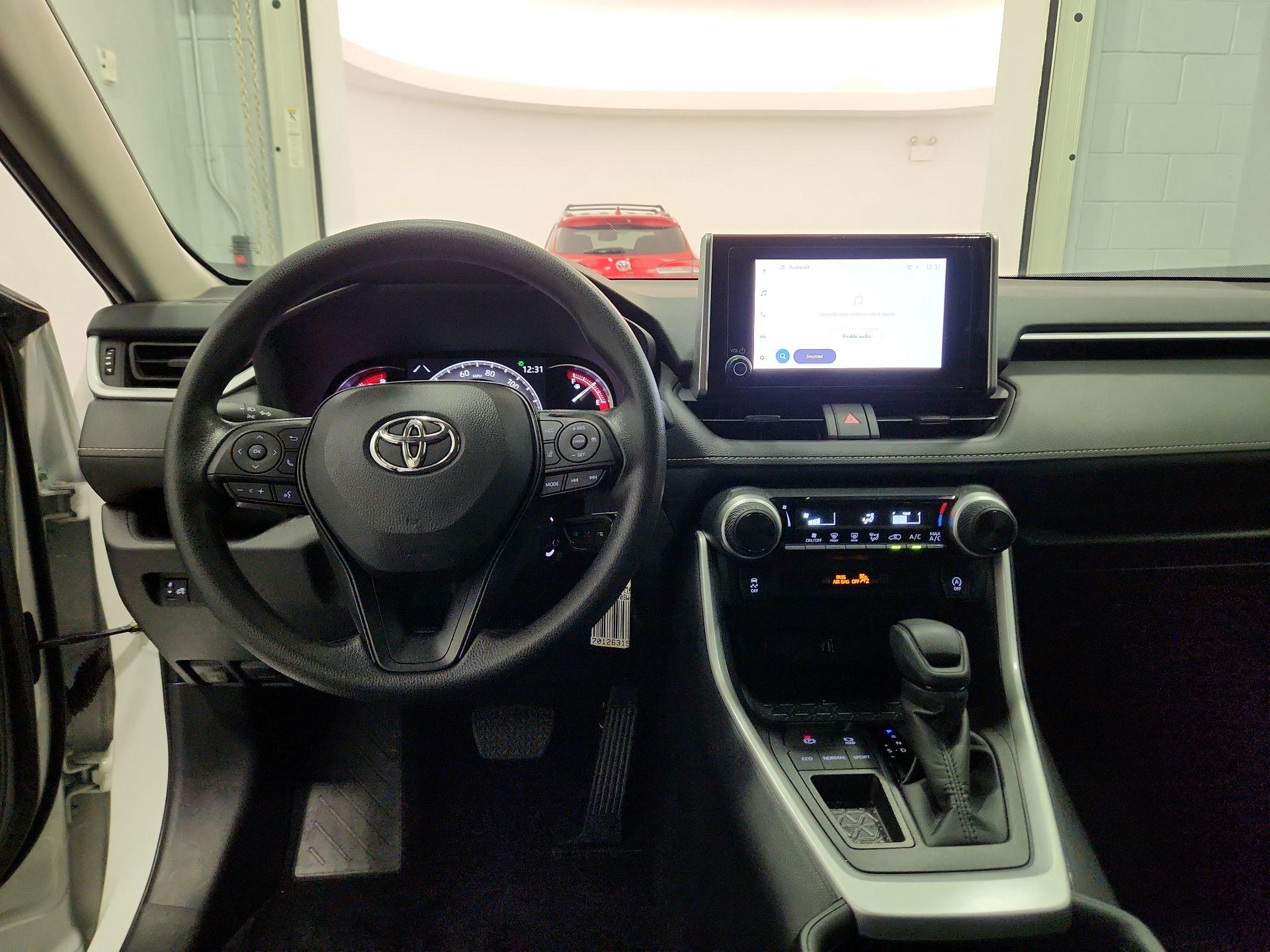 Thumbnail: 2025 Toyota RAV4 - 9